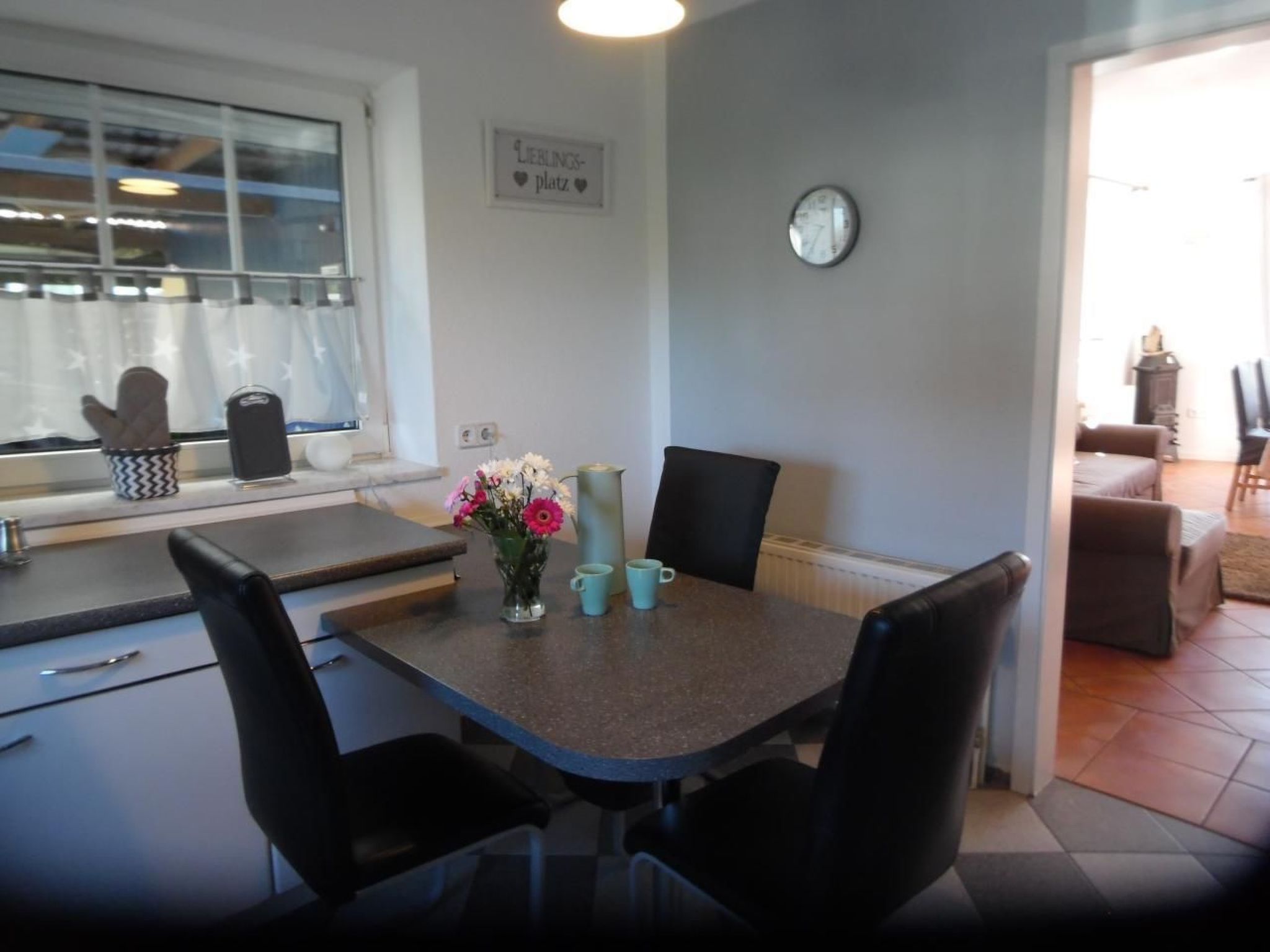 Mit Garten und Stellplatz-Binnen