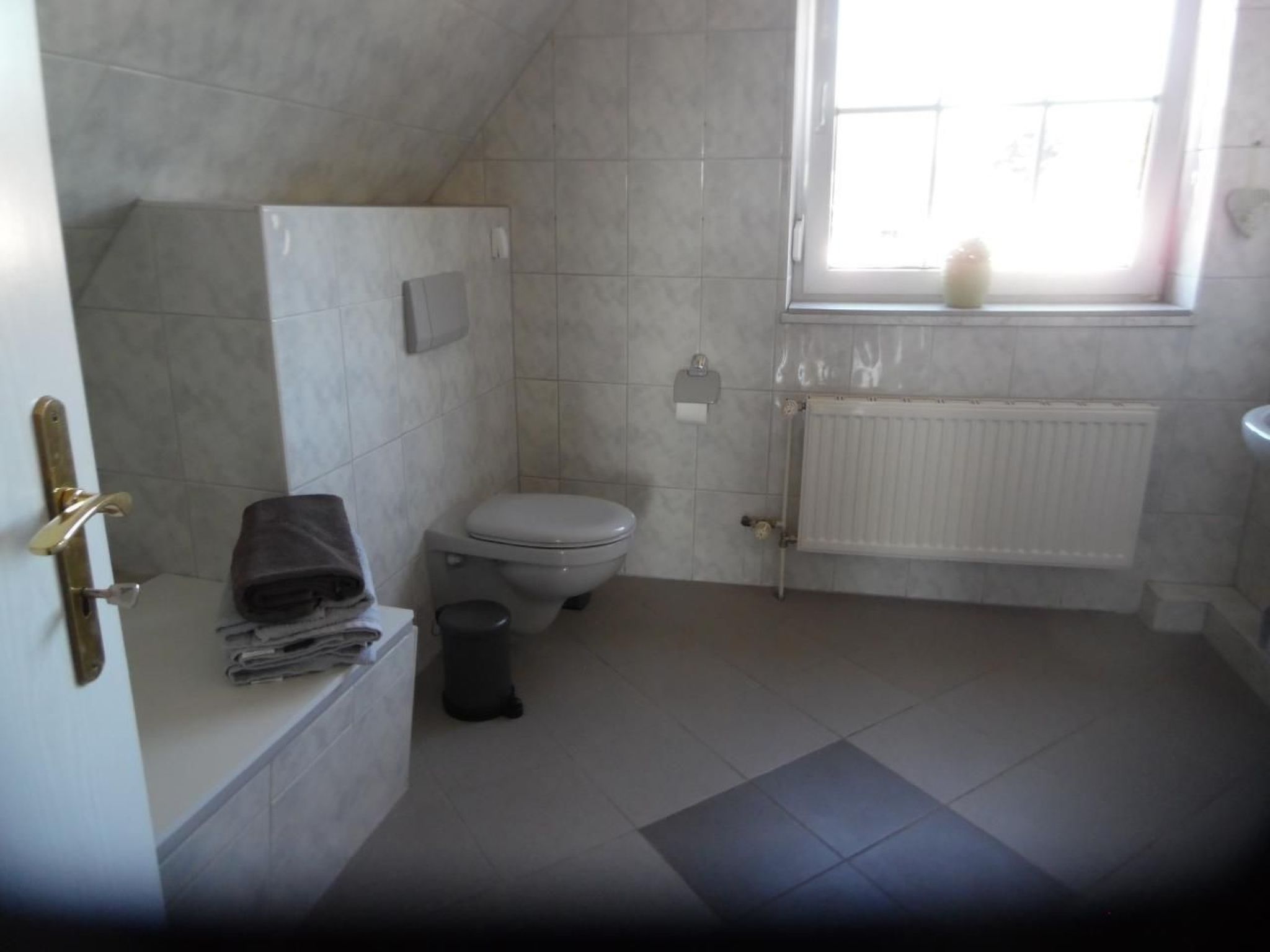 Mit Garten und Stellplatz-Binnen