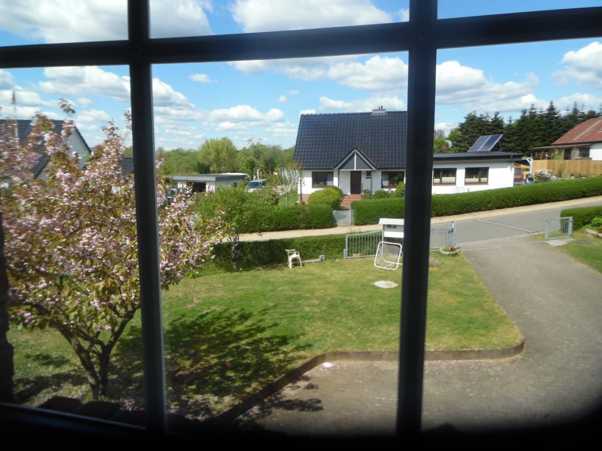 Mit Garten und Stellplatz-Binnen