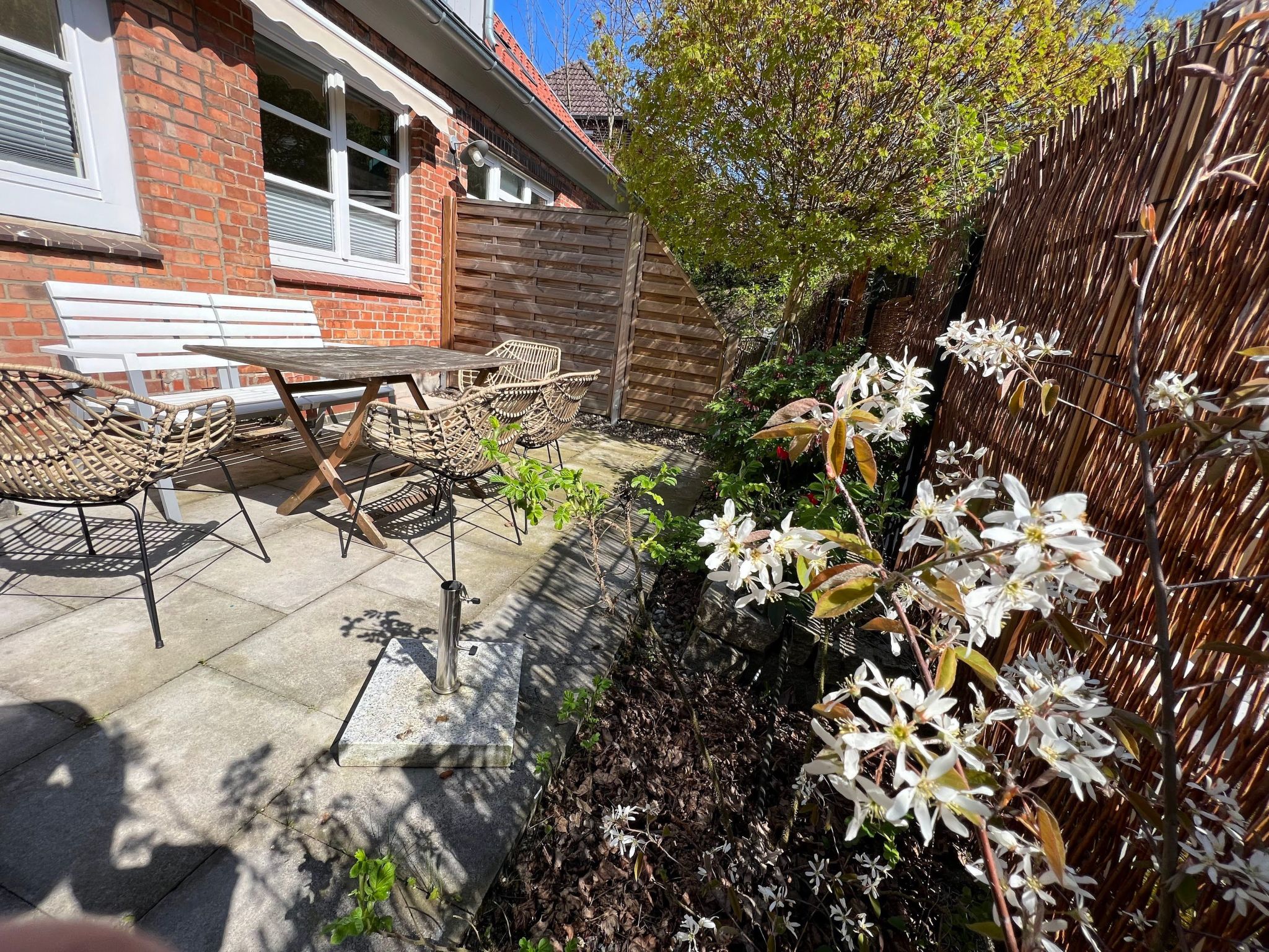 Mit eigener Terrasse-Image-tags.info