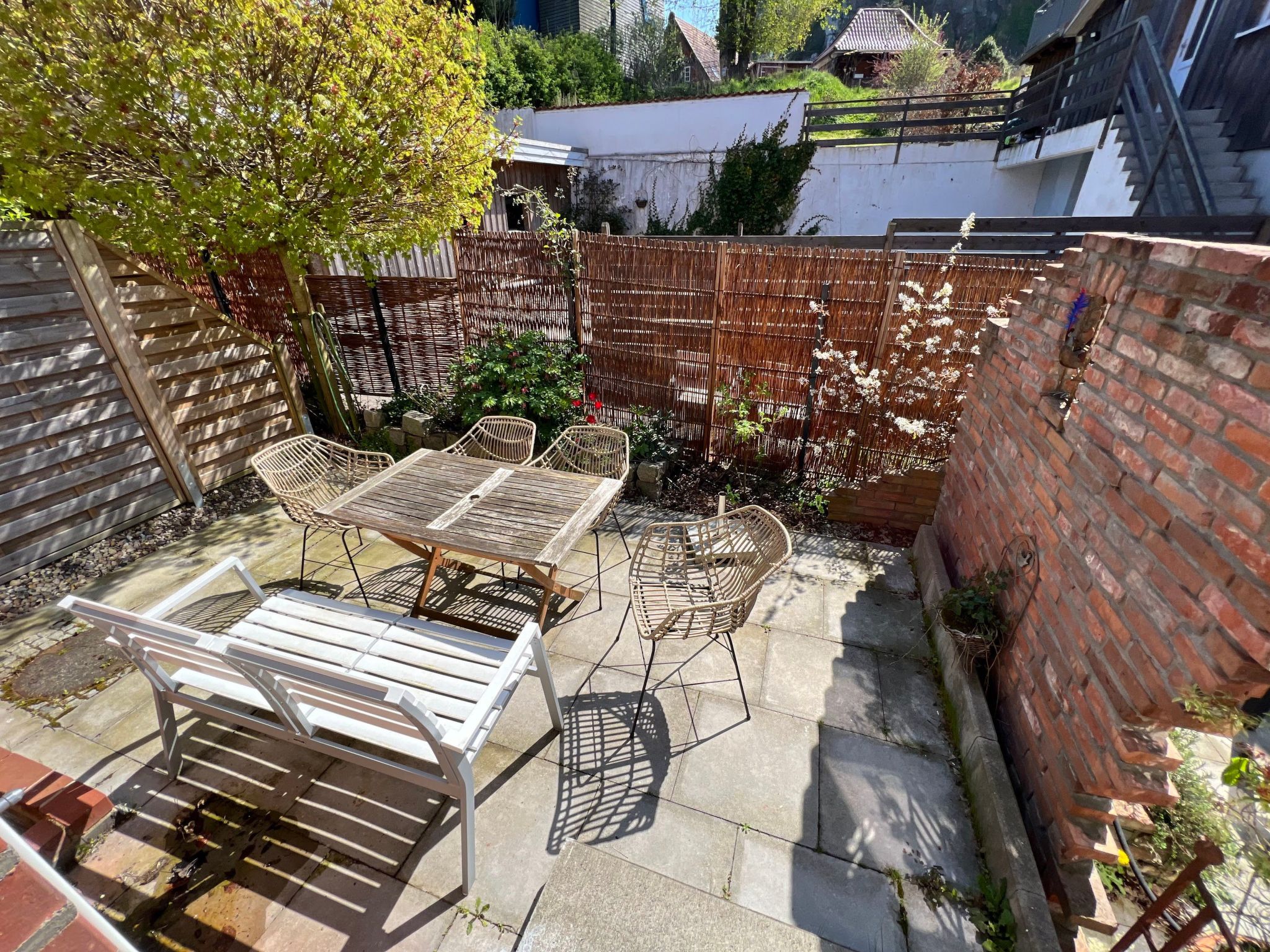 Mit eigener Terrasse-Image-tags.info