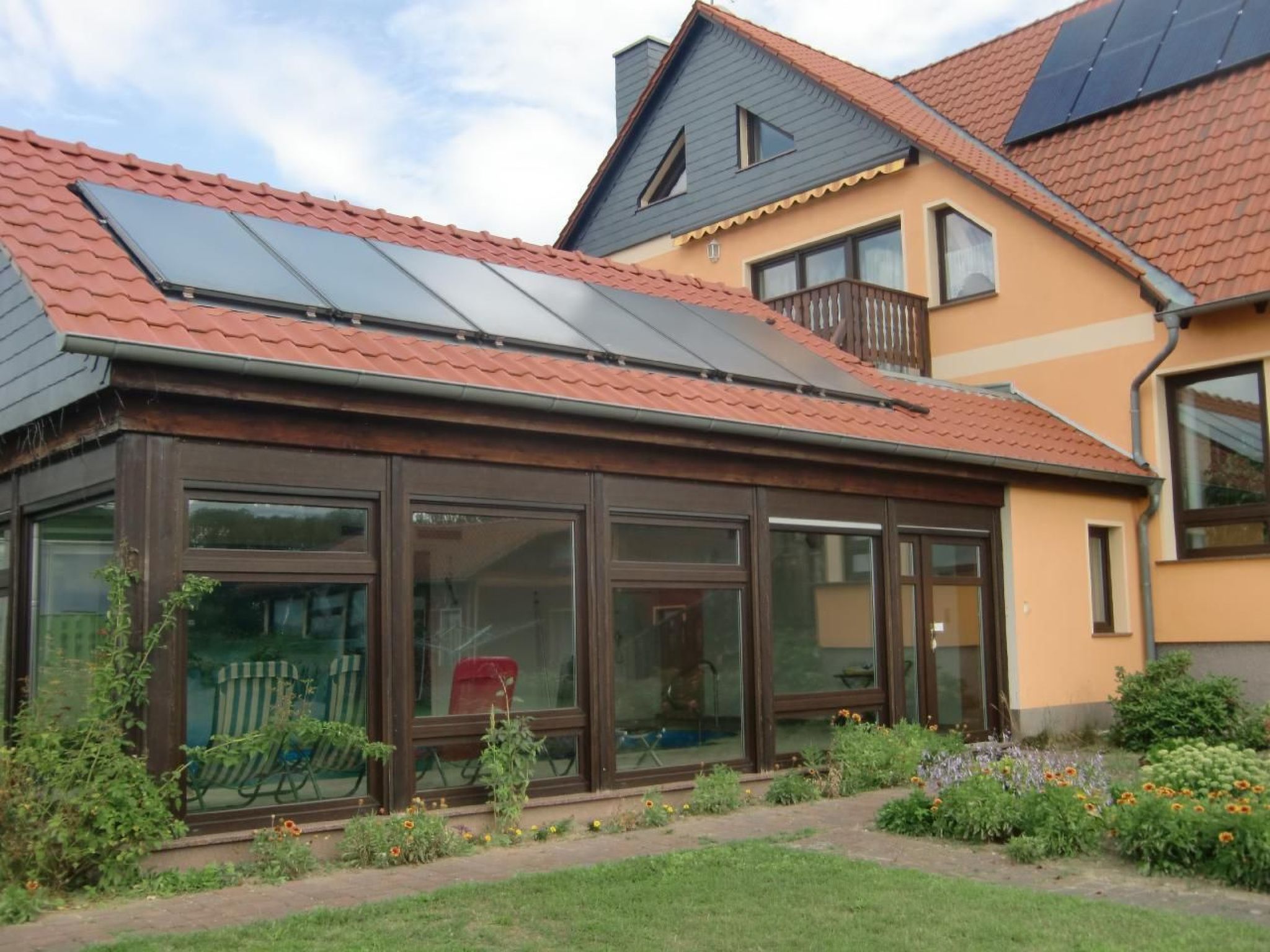 Nette Wohnung mit Garten, Grill und Pool-Drinnen