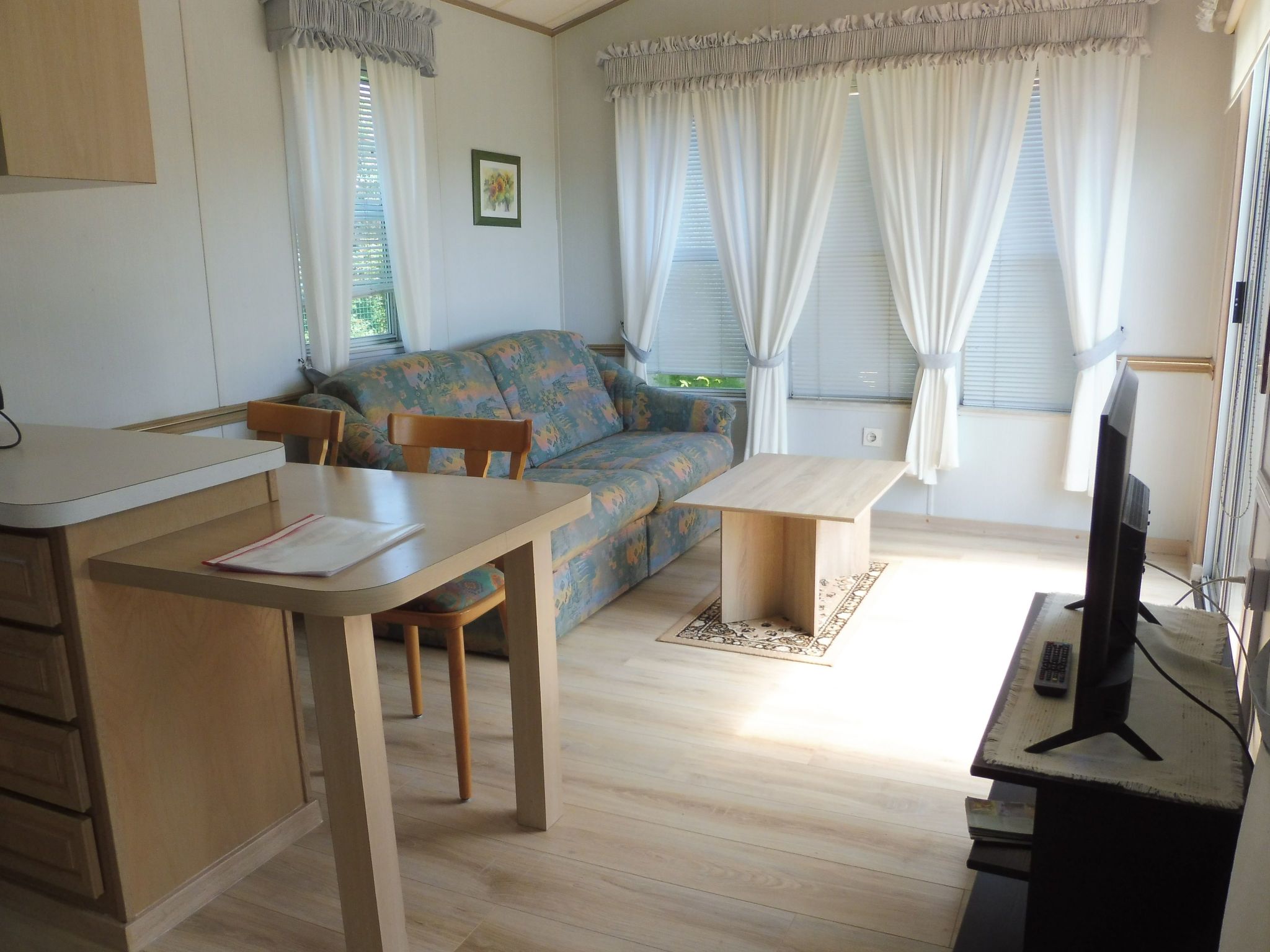 mit Blick auf das Wasser