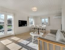 Licht Deens vakantiehuis nabij het strand van Hornbæk - thumbnail 1
