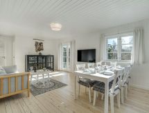 Licht Deens vakantiehuis nabij het strand van Hornbæk - thumbnail 4