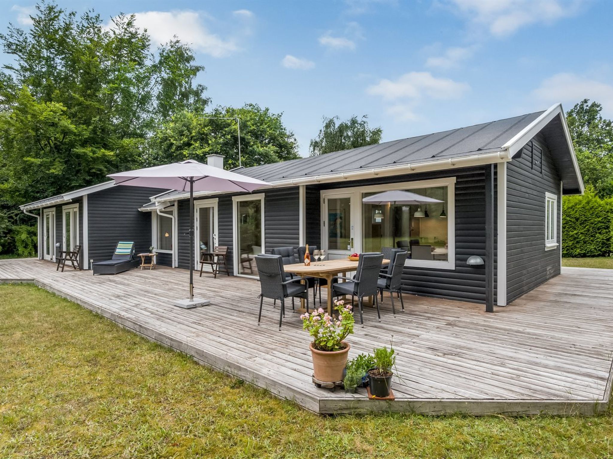 "Sverkel" - 700m from the sea - Buiten