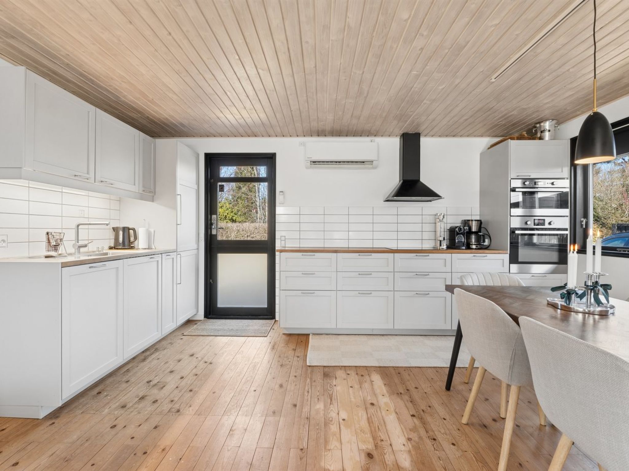 "Ingelis" - 1.2km from the sea - Binnen
