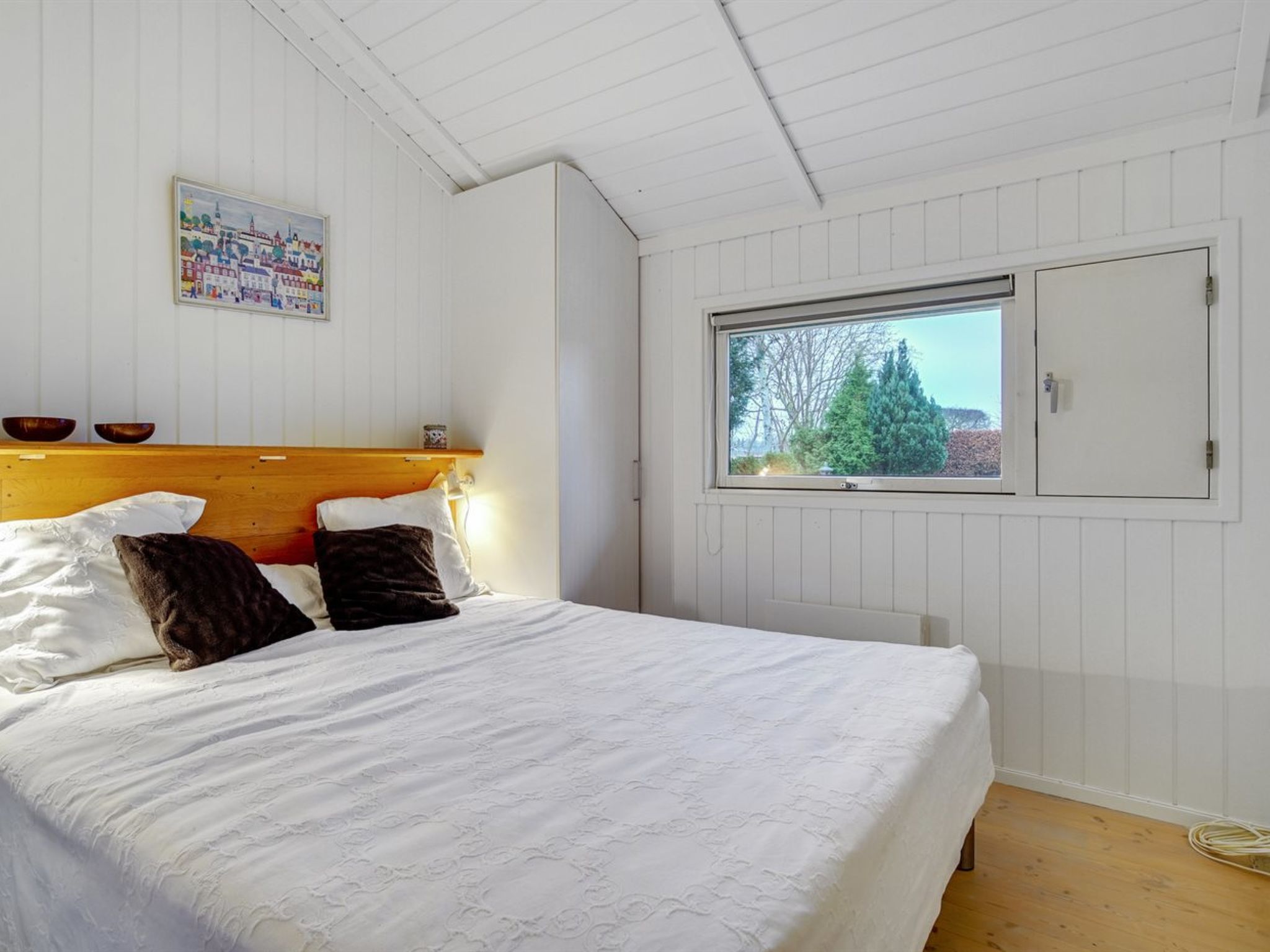 "Eivor" - 500m from the sea-Dedans