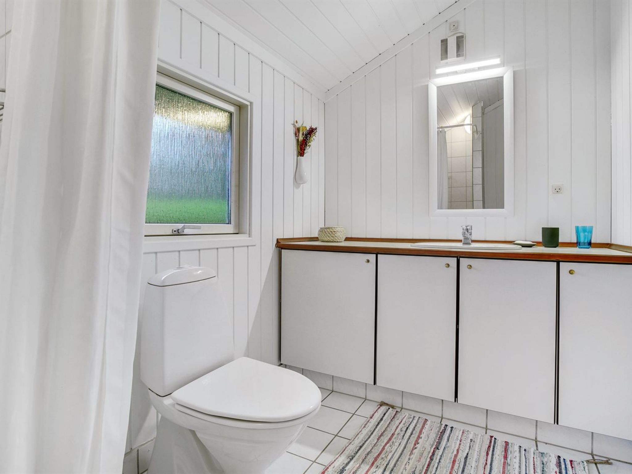 "Eivor" - 500m from the sea-Dedans