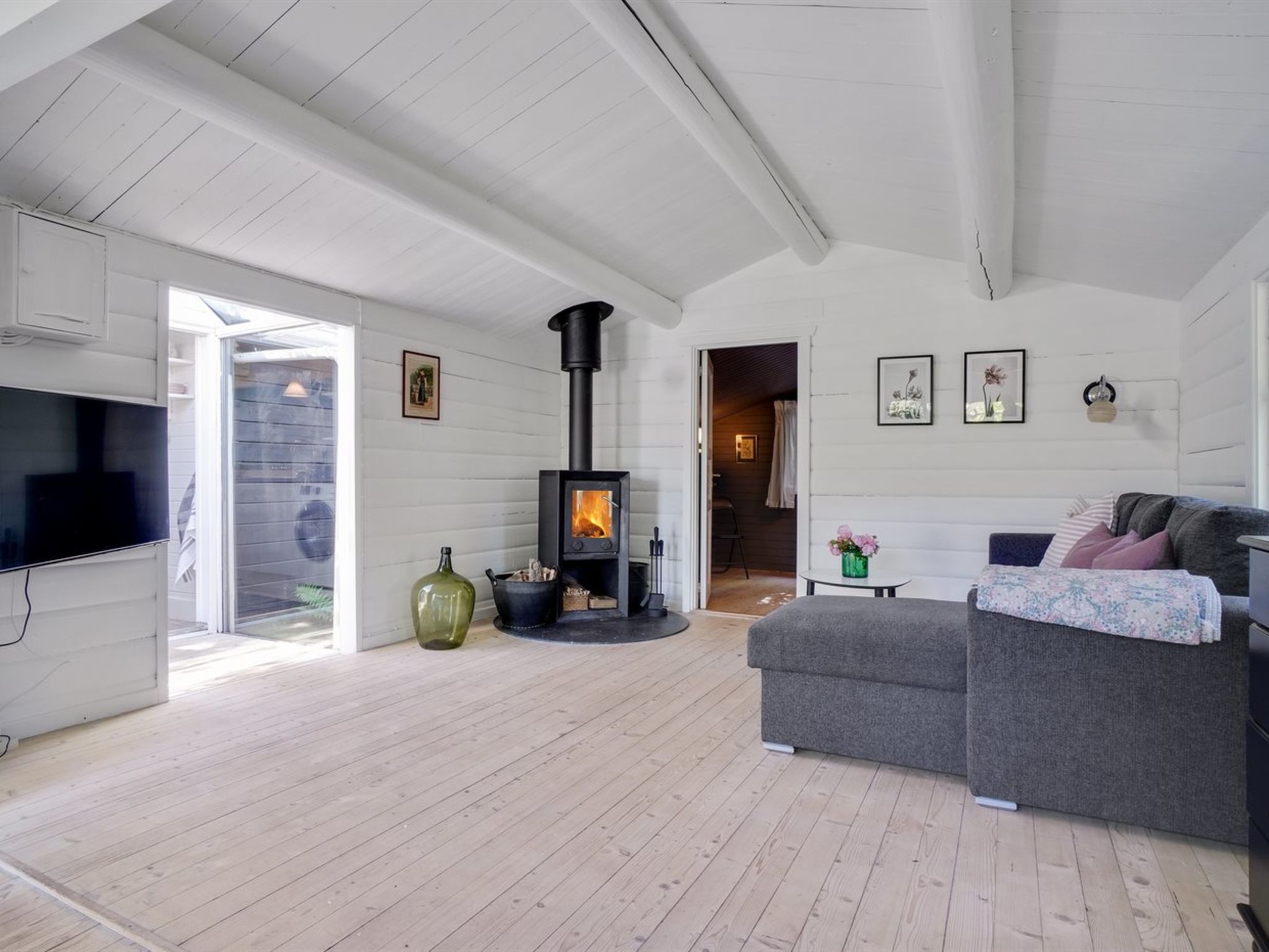 "Esaias" - 1.1km from the sea - Binnen