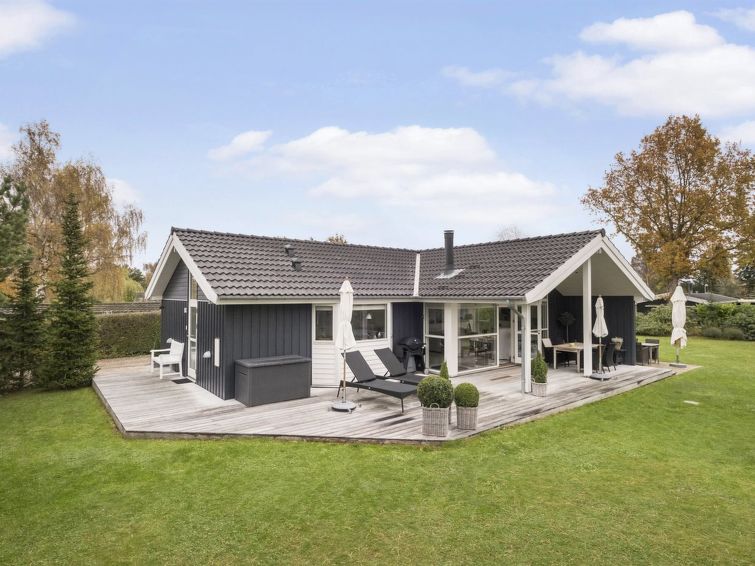 Vakantiehuis met open haard in Hornbæk op 750m van zee in Hornbæk