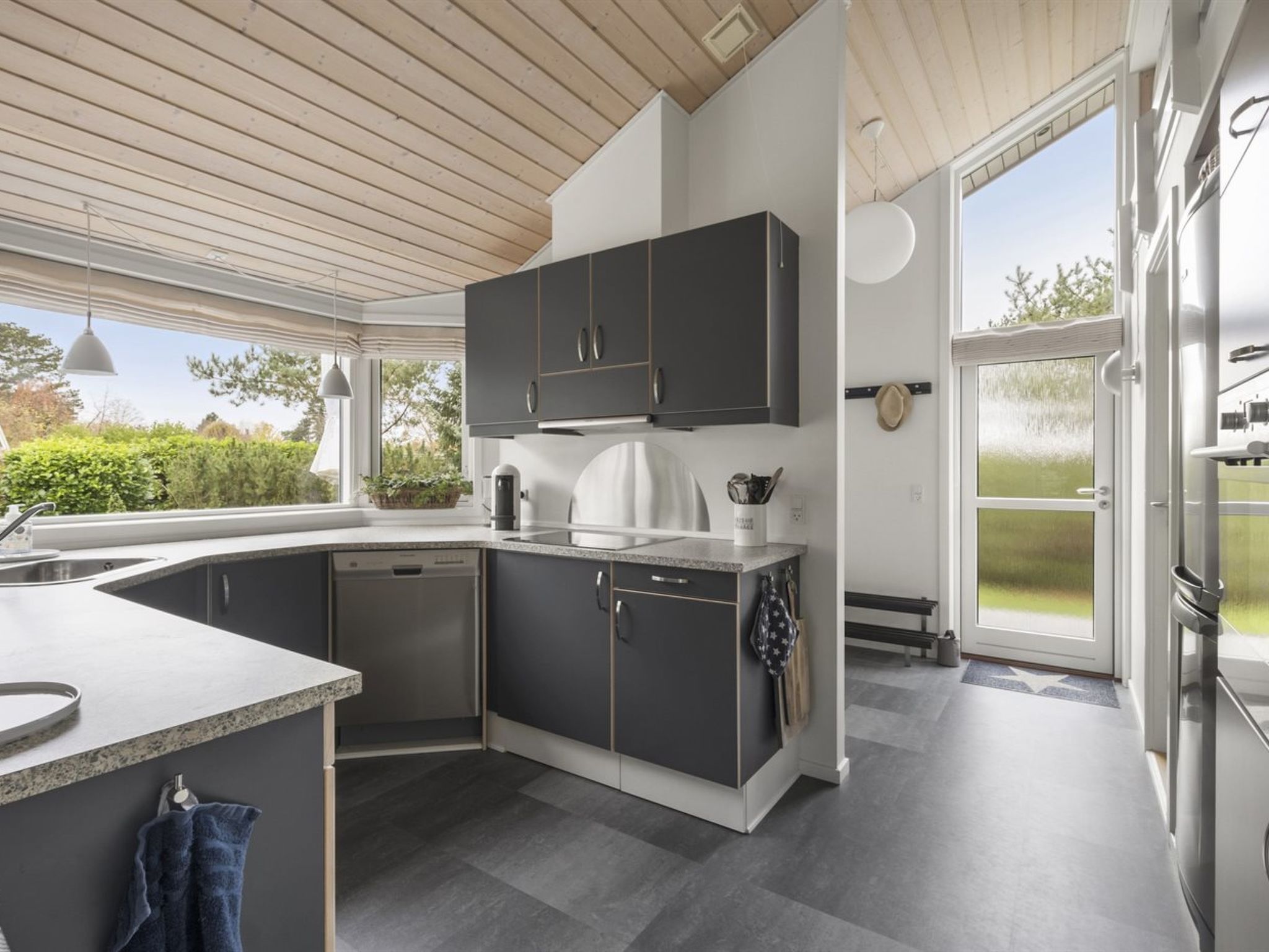 "Enken" - 750m from the sea - Binnen