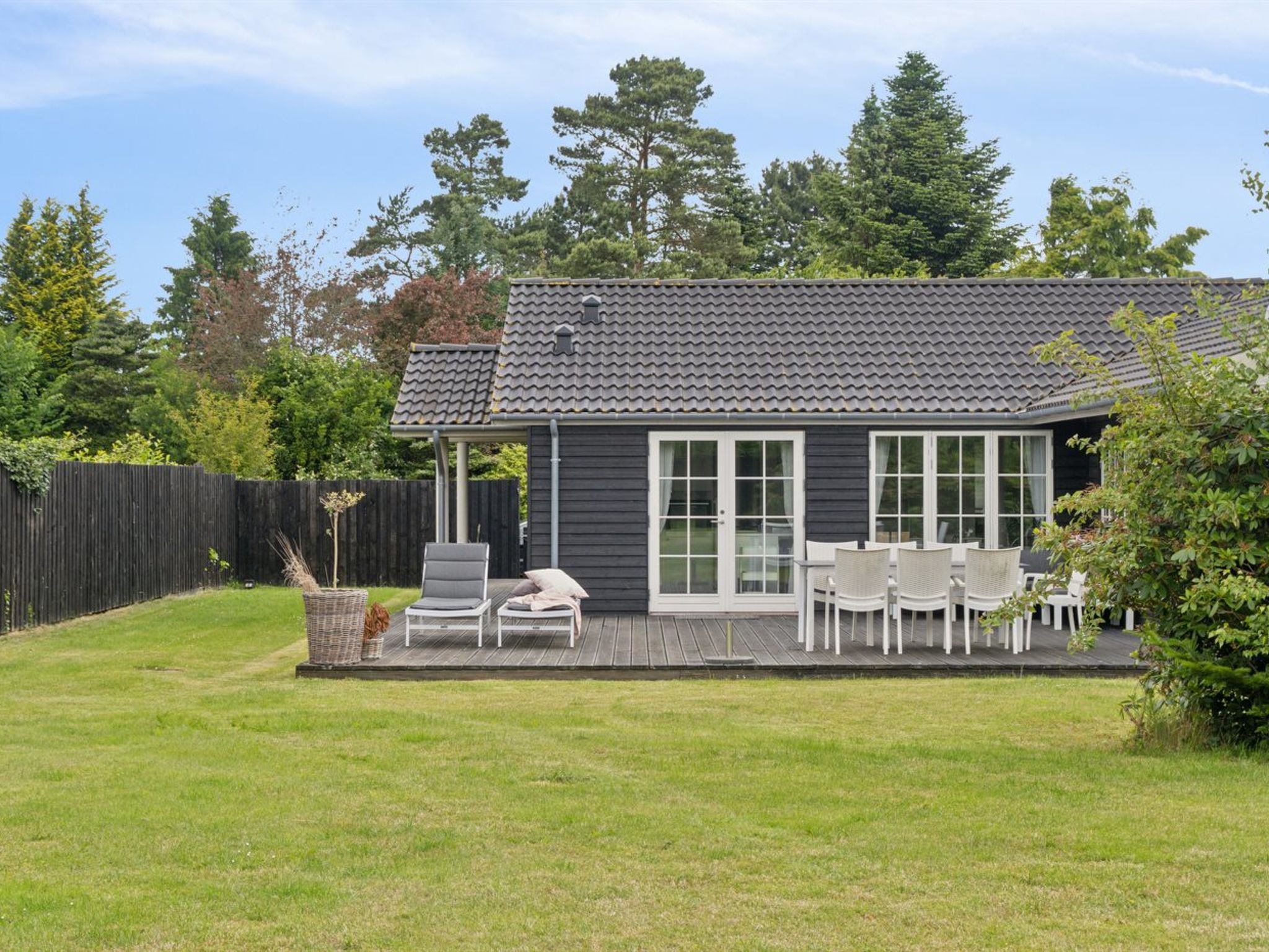 "Thermet" - 1.2km from the sea-Outside