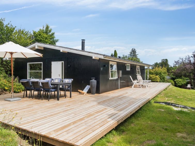 Vakantiehuis in Dronningmølle met open haard op 600m van zee in Dronningmølle