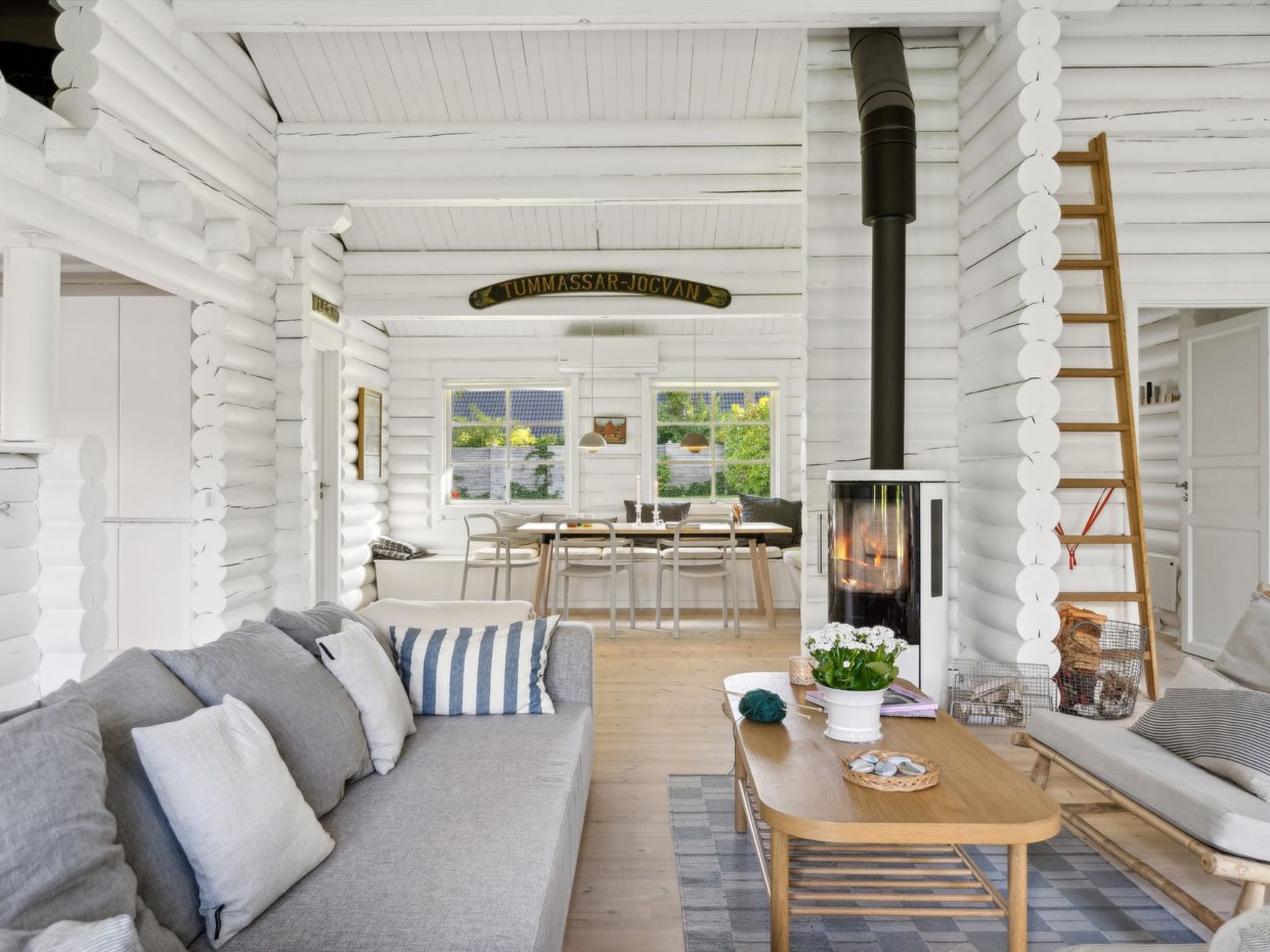 "Sighfrith" - 1.4km from the sea - Binnen