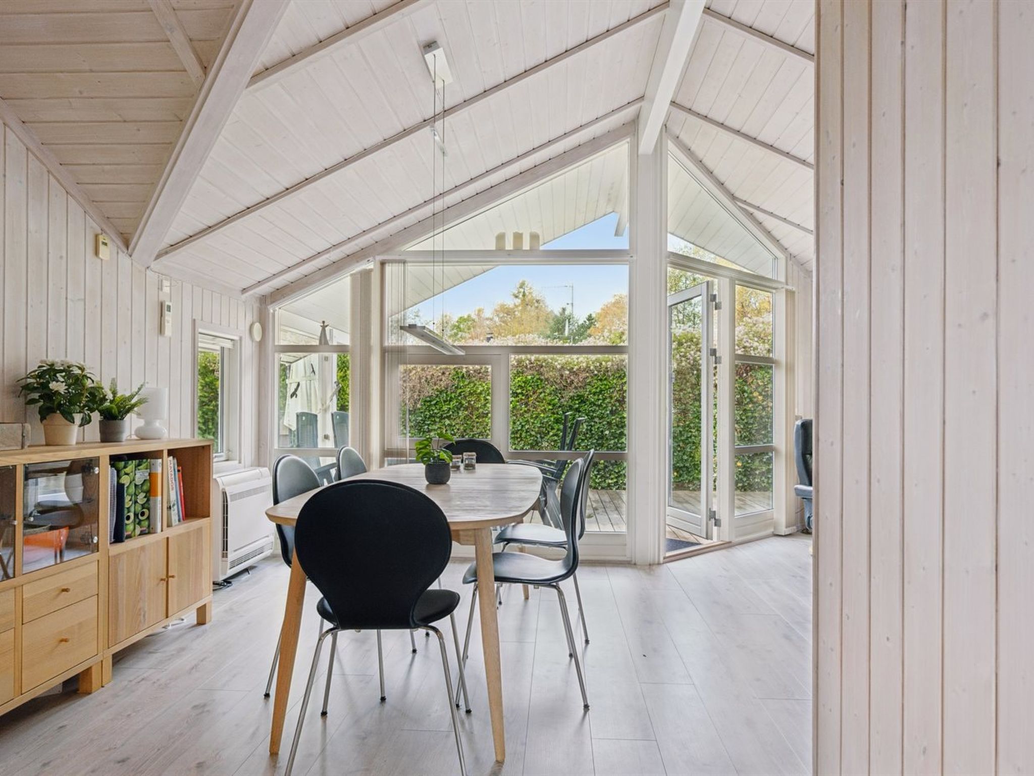 "Gyda" - 840m from the sea-Drinnen