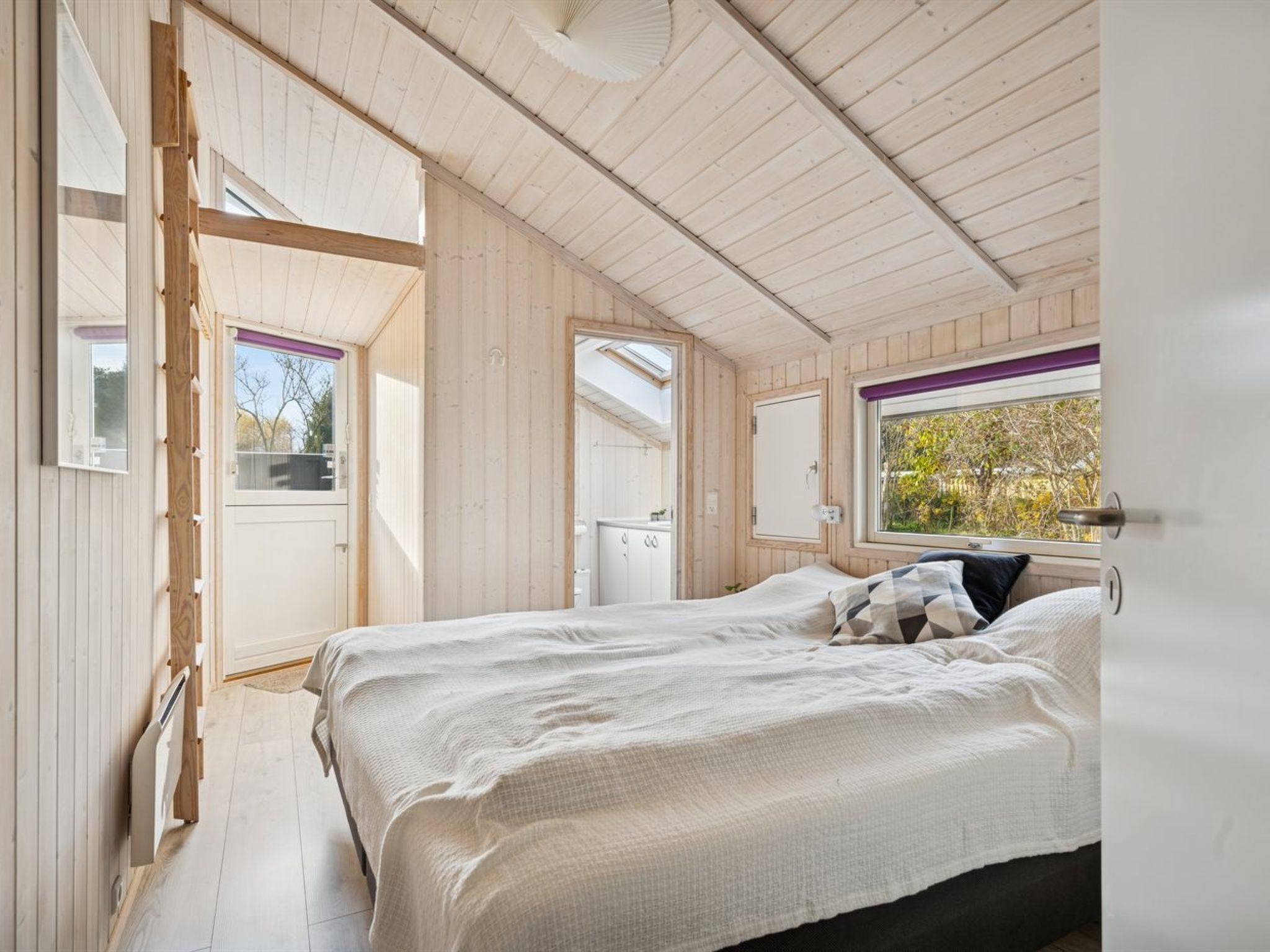 "Gyda" - 840m from the sea-Drinnen