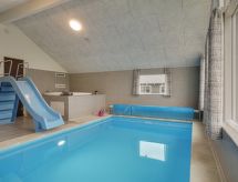 Vakantiehuis met sauna in Vejby: ruim verblijf voor 14 personen - thumbnail 3
