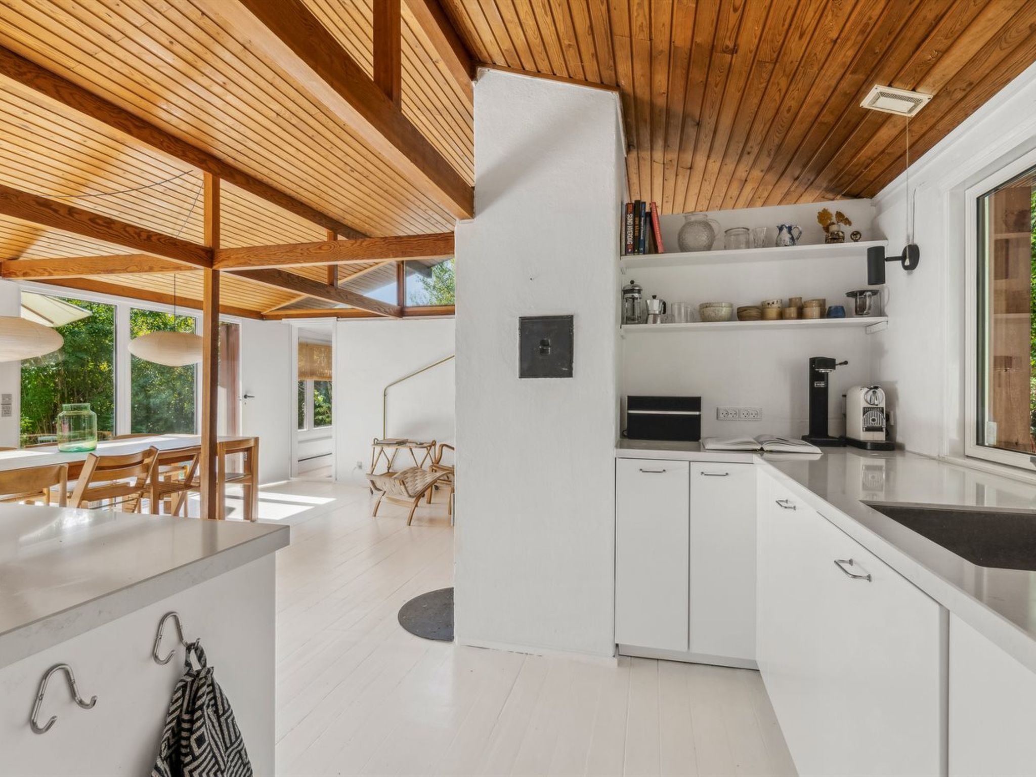 "Lauri" - 2.3km from the sea - Binnen