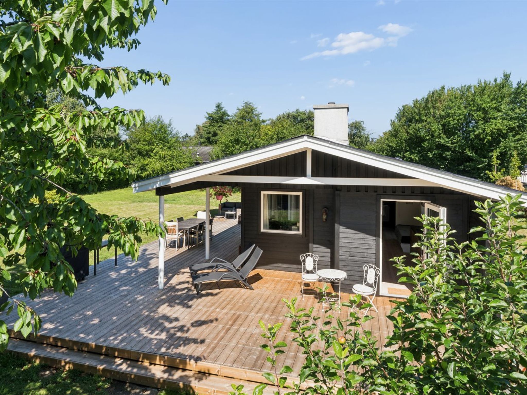 "Antonie" - 350m from the sea - Outside