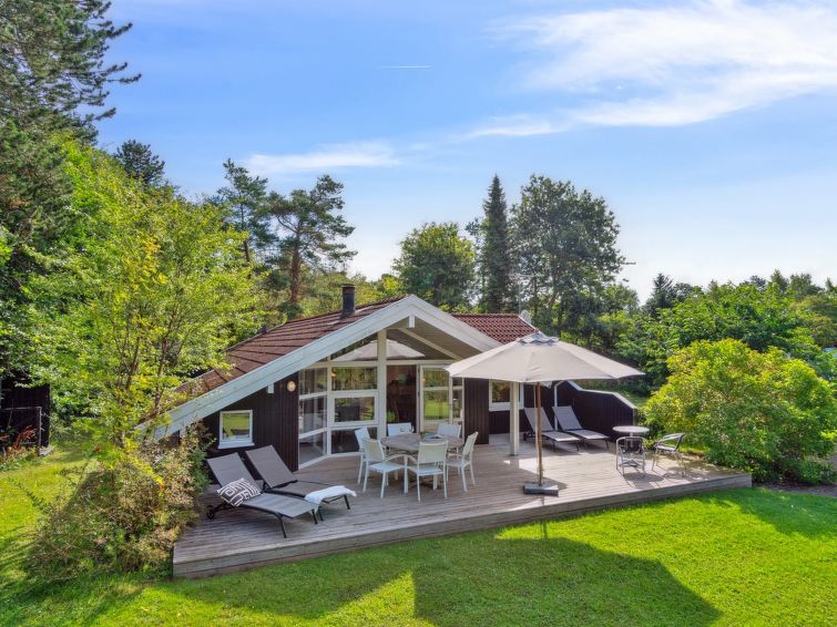 Vakantiehuis met open haard en sauna in Tisvildeleje, vlakbij zee in Tisvildeleje
