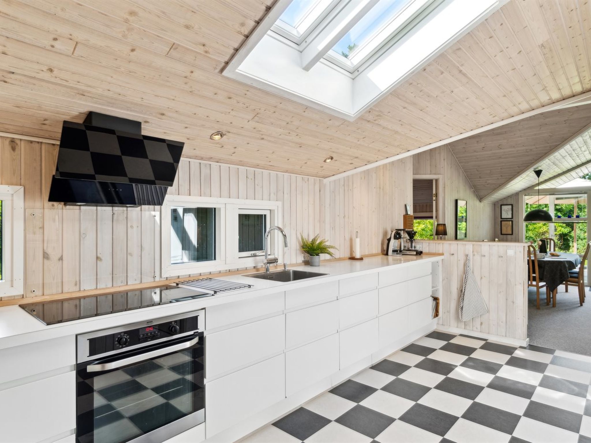 "Batsha" - 350m from the sea - Binnen