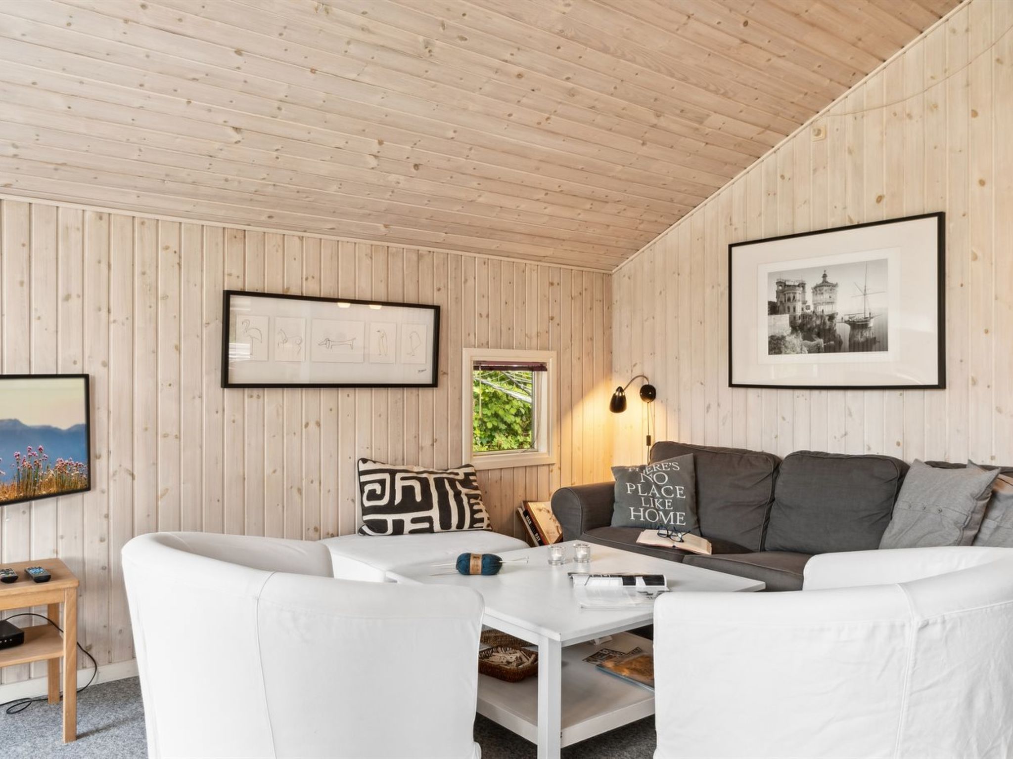 "Batsha" - 350m from the sea - Binnen
