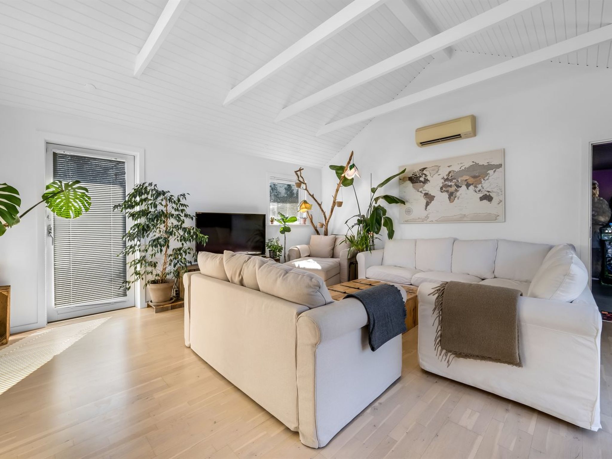 "Hughe" - 1.3km from the sea