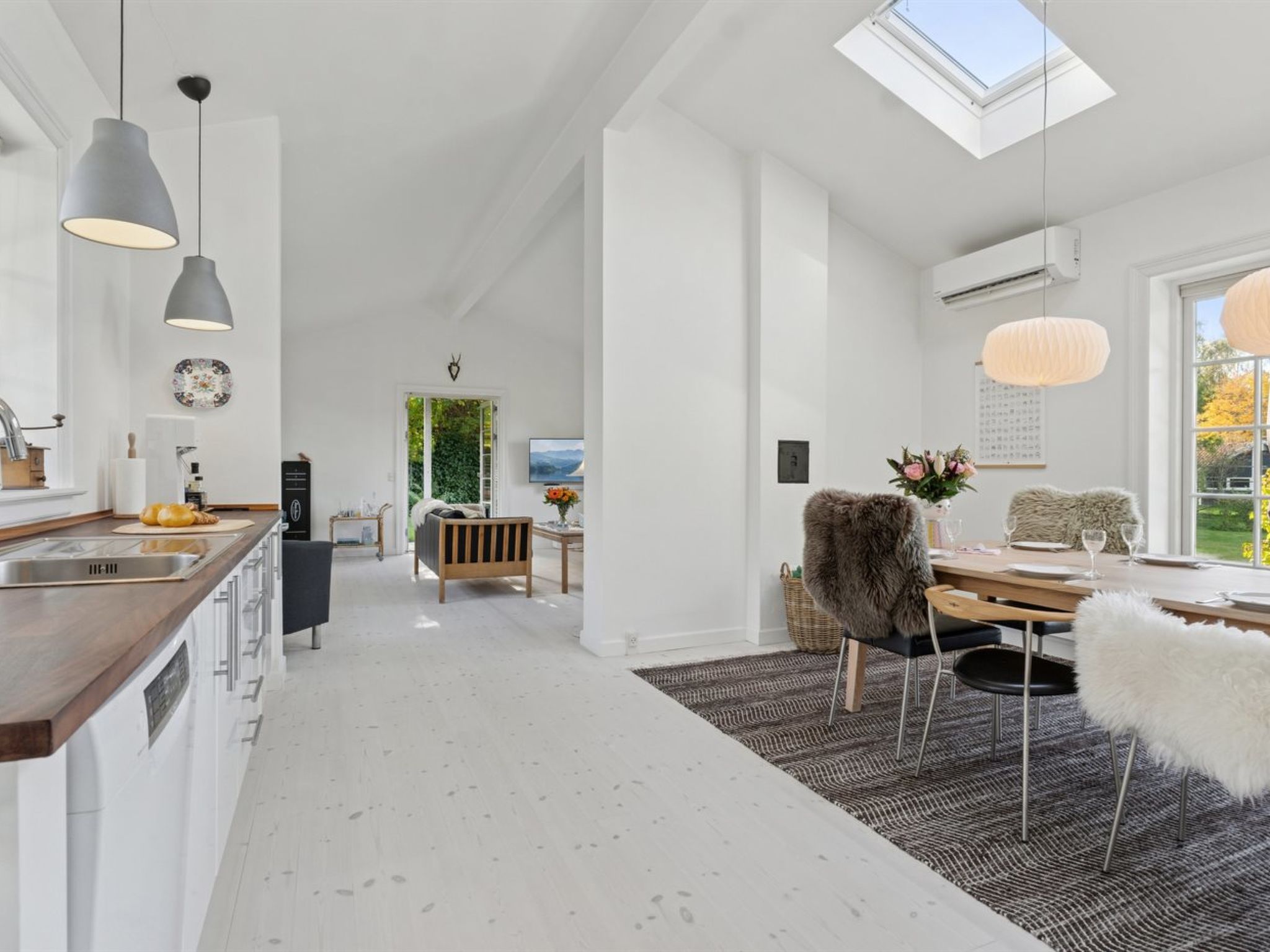 "Domi" - 1.3km from the sea - Binnen