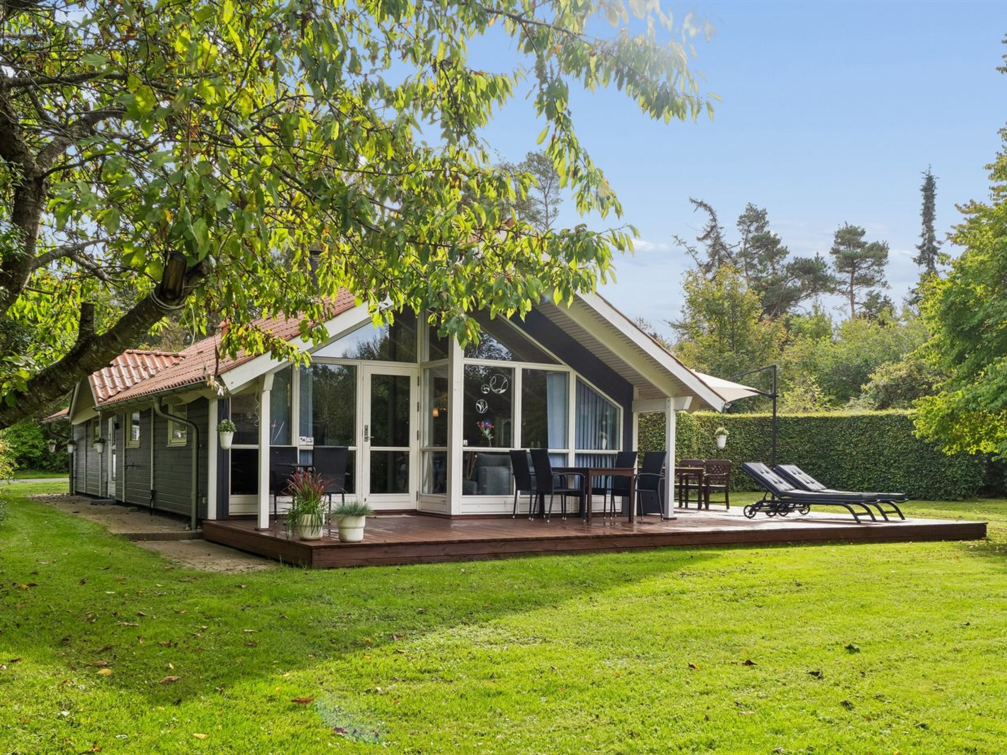 "Elenor" - 1.3km from the sea