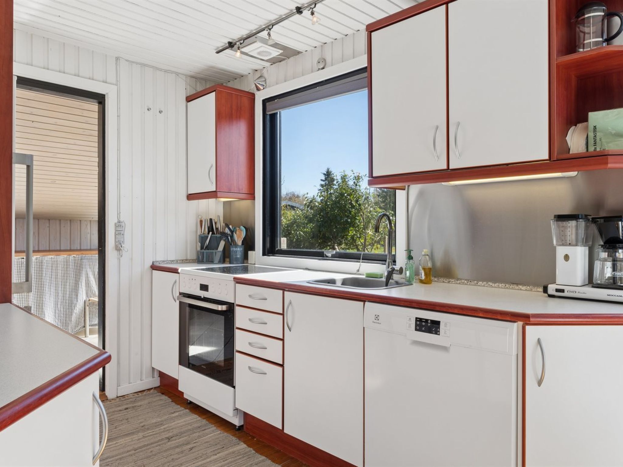 Photo of "Emelita" - 1.1km from the sea