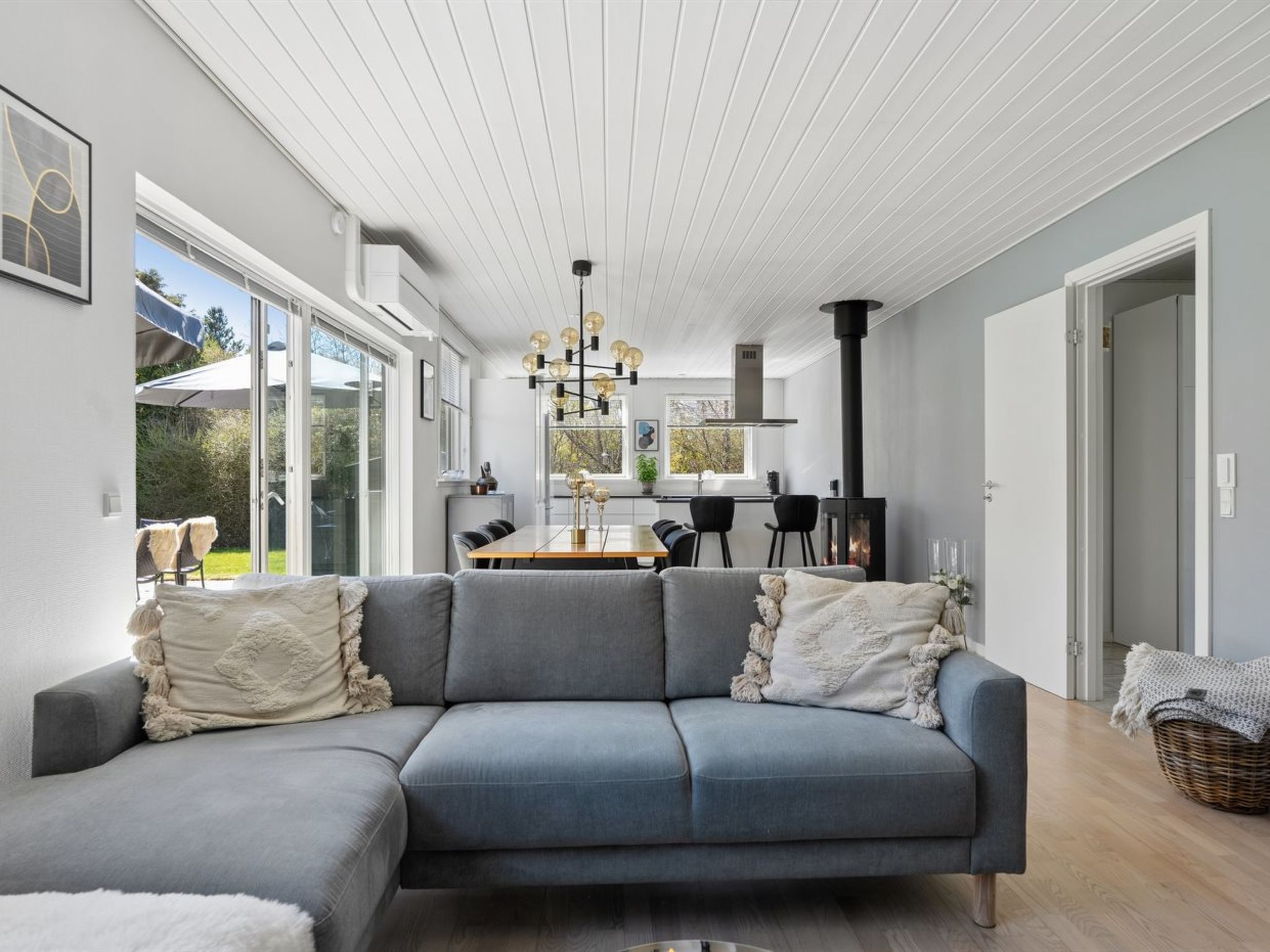 "Loreia" - 1.4km from the sea - Binnen