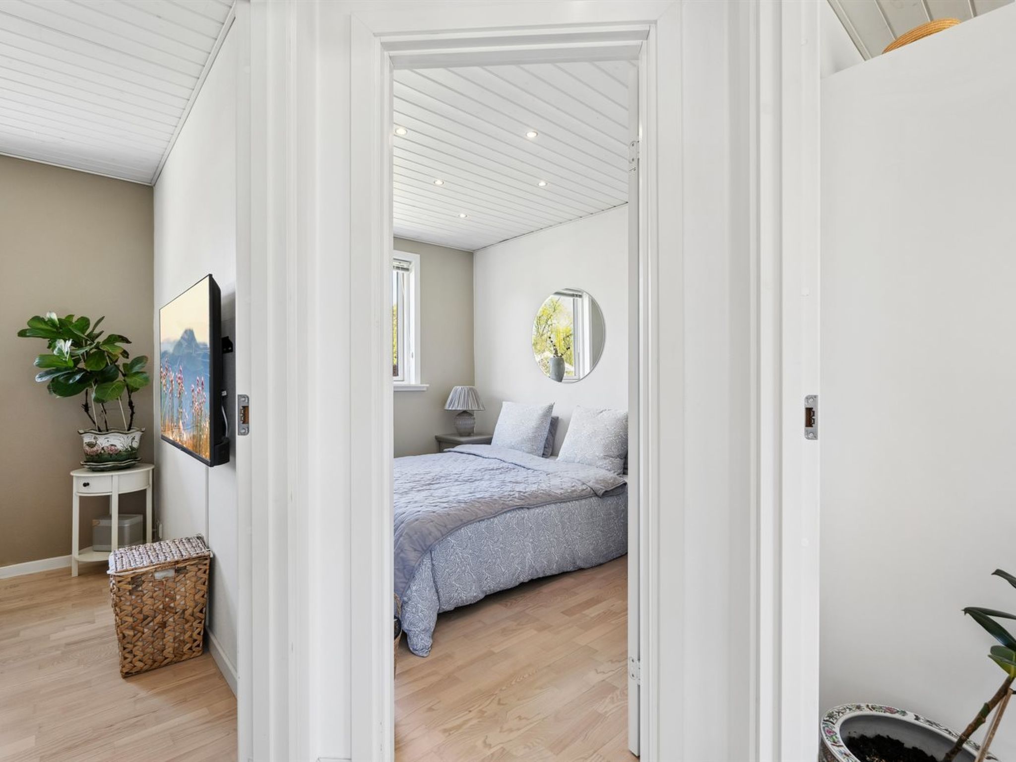 "Loreia" - 1.4km from the sea - Binnen