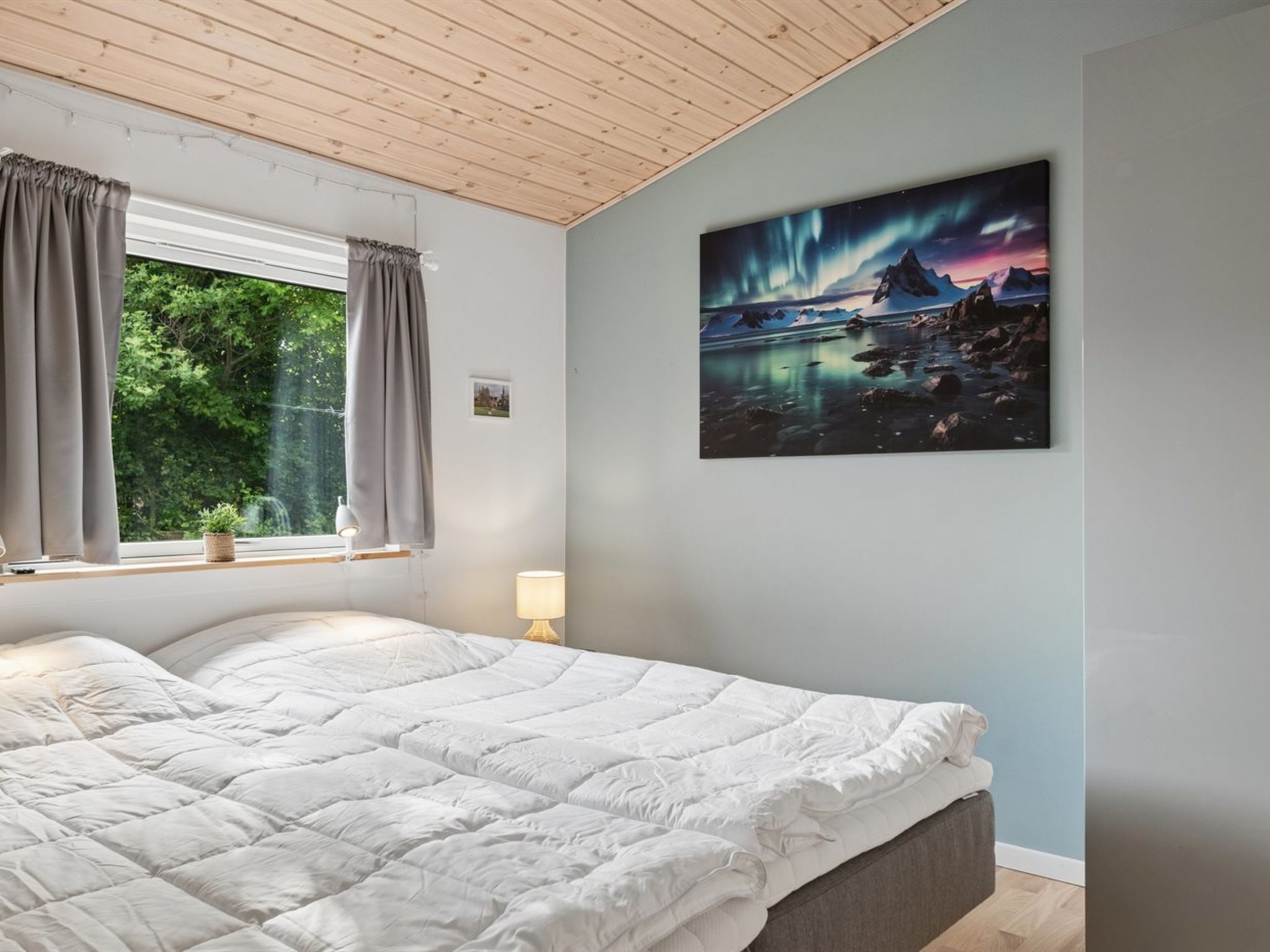 "Arise" - 1.5km from the sea - Inside