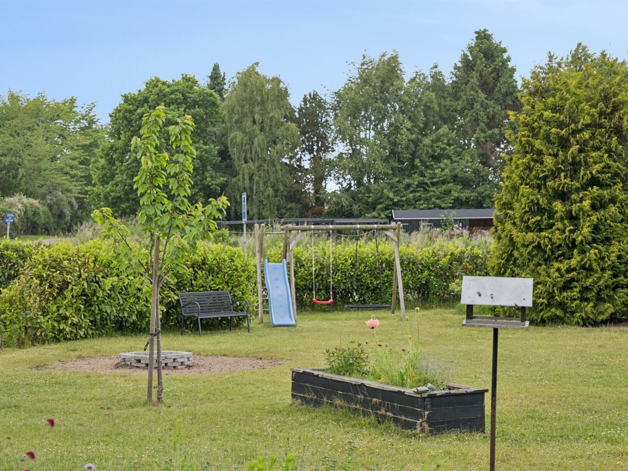"Arise" - 1.5km from the sea - Outside