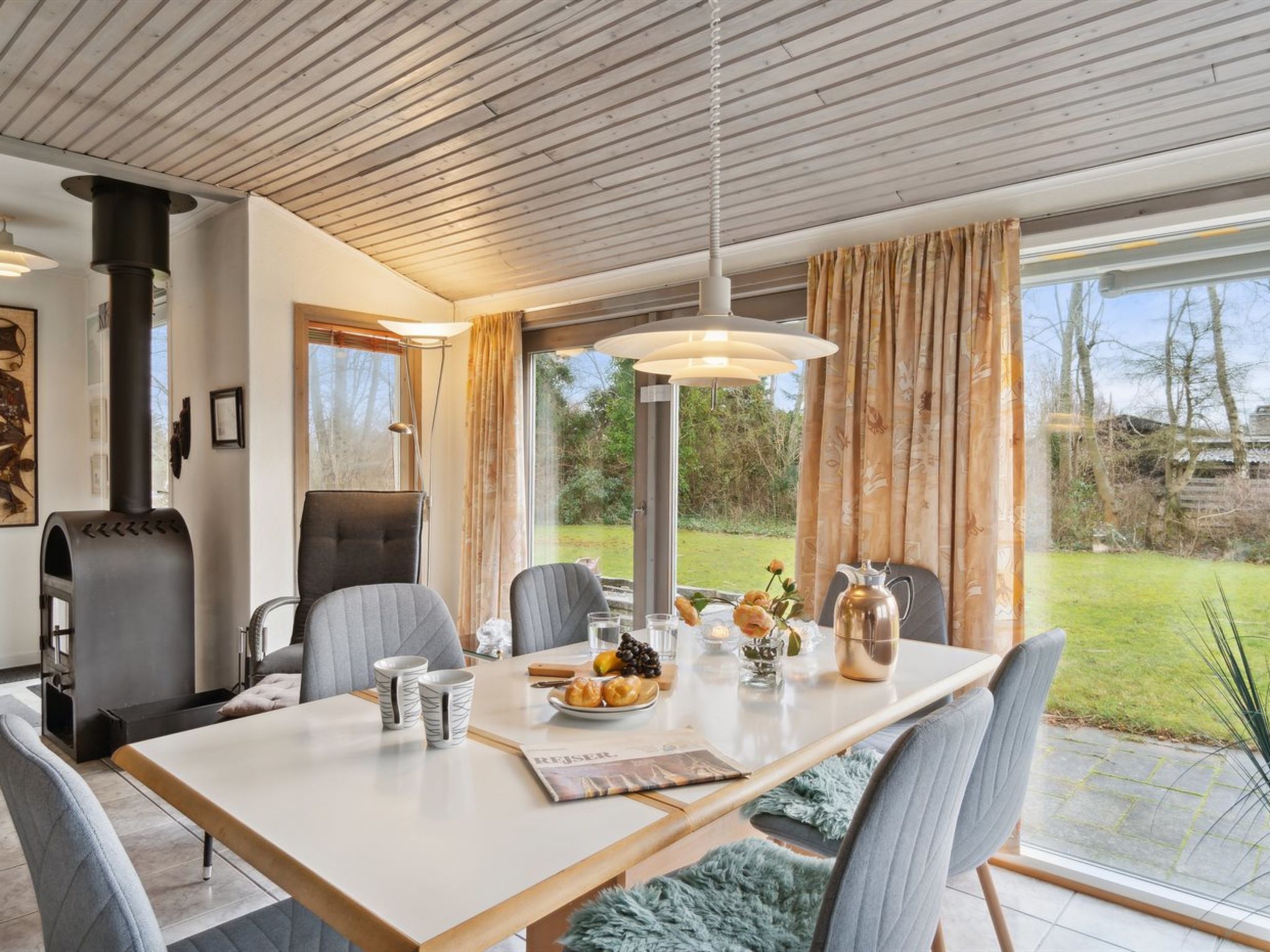 "Guthbrand" - 900m from the sea - Binnen