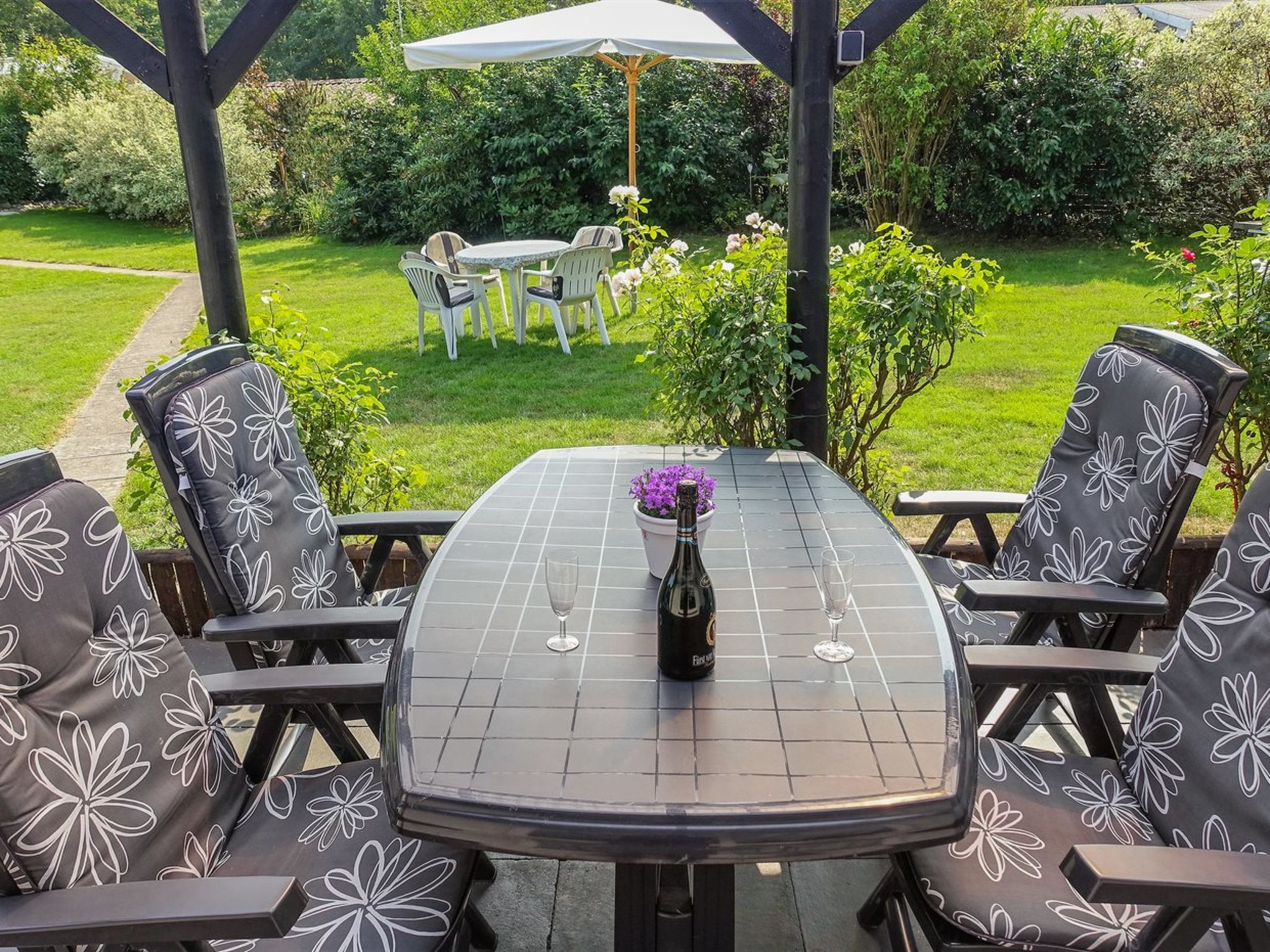 "Merit" - 800m from the sea-Buiten