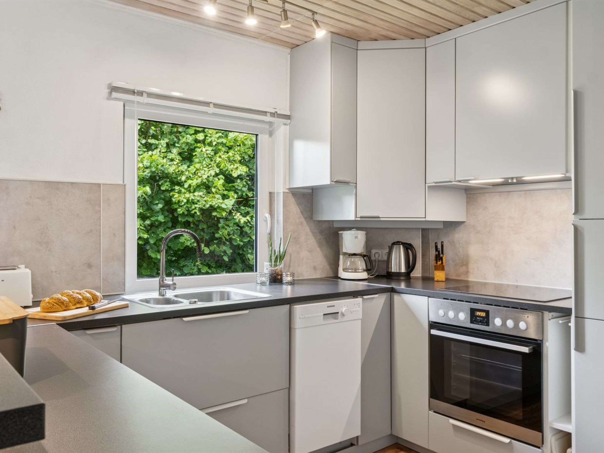 "Merit" - 800m from the sea-Binnen