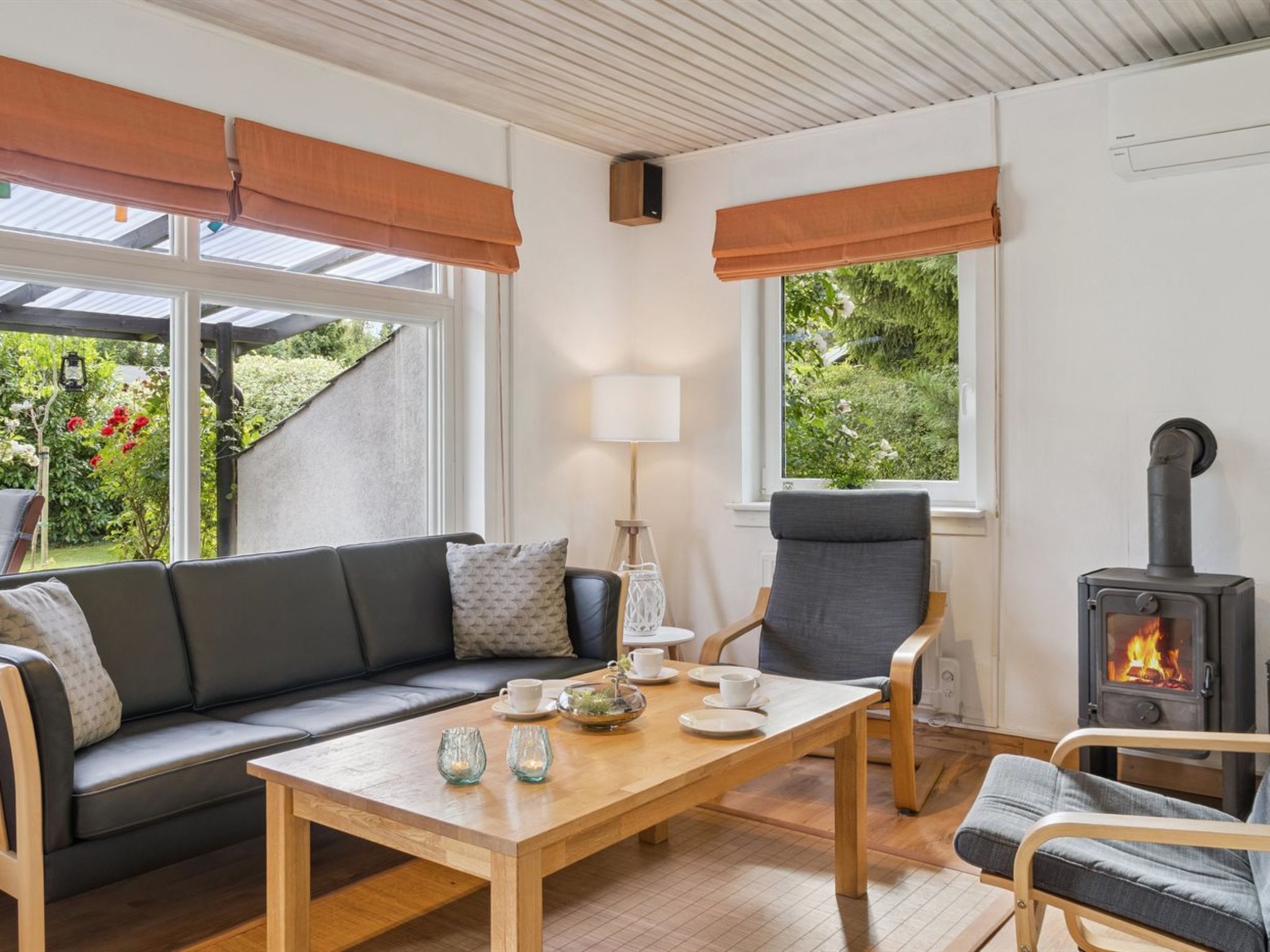 "Merit" - 800m from the sea-Binnen