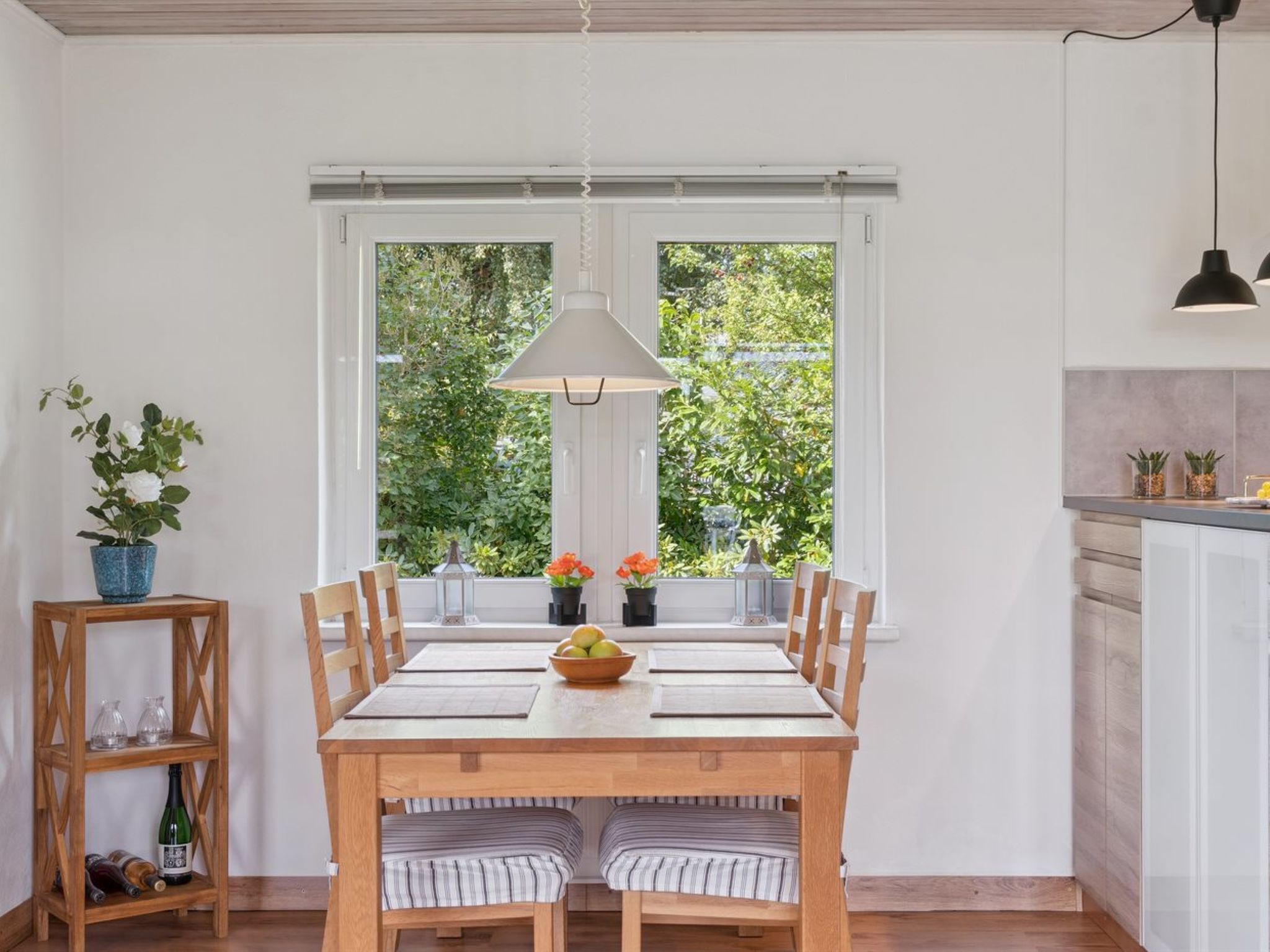 "Merit" - 800m from the sea-Binnen