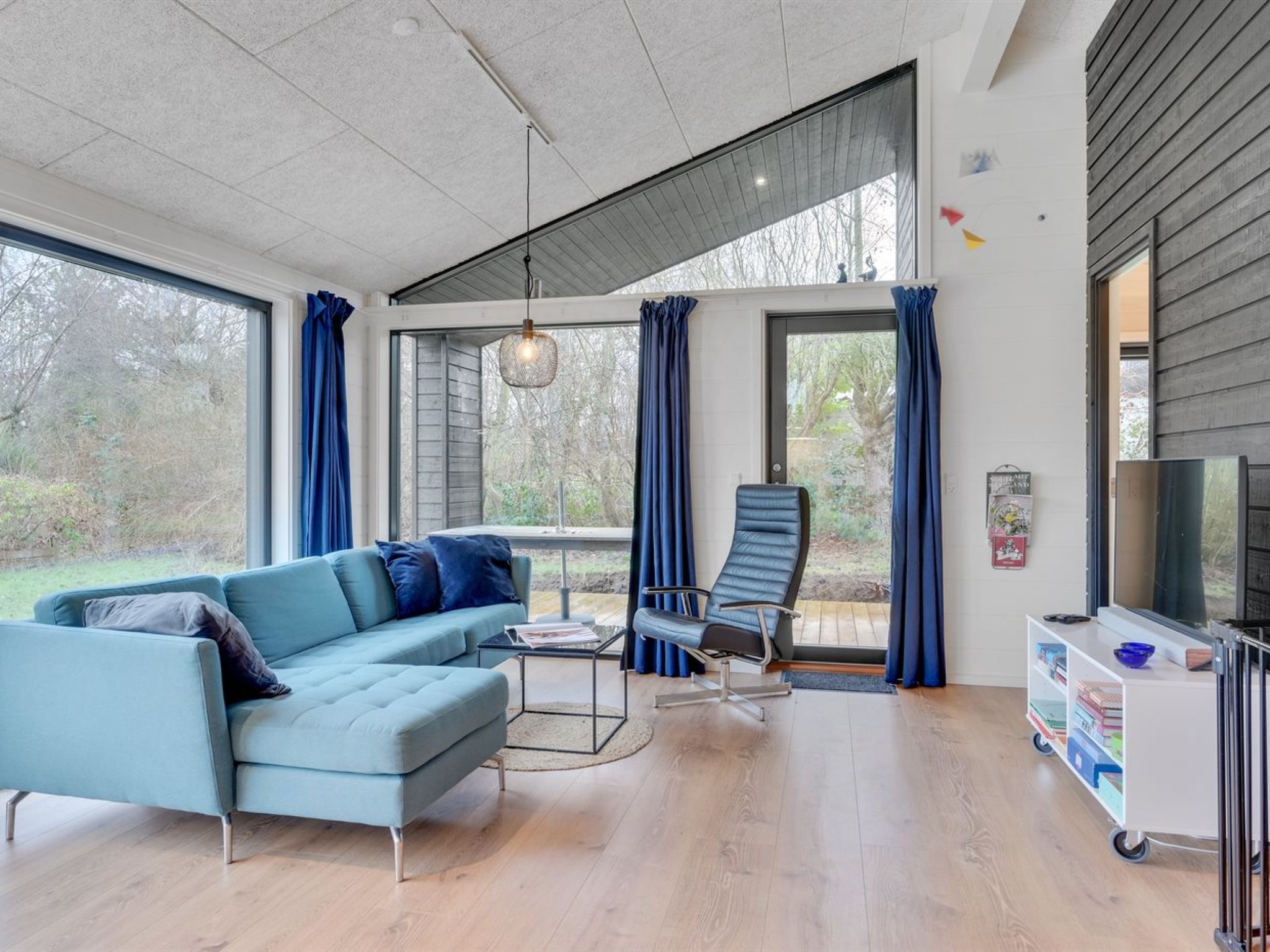 "Ilvy" - 850m from the sea-Binnen