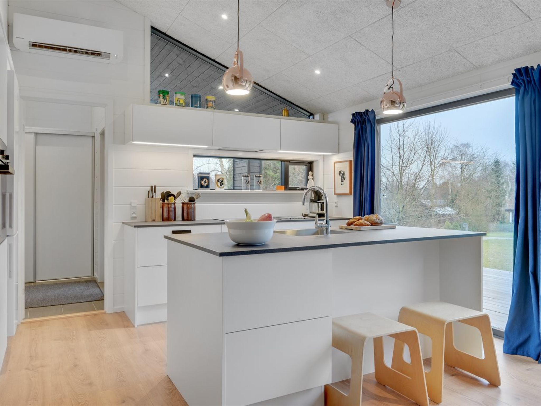 "Ilvy" - 850m from the sea-Binnen