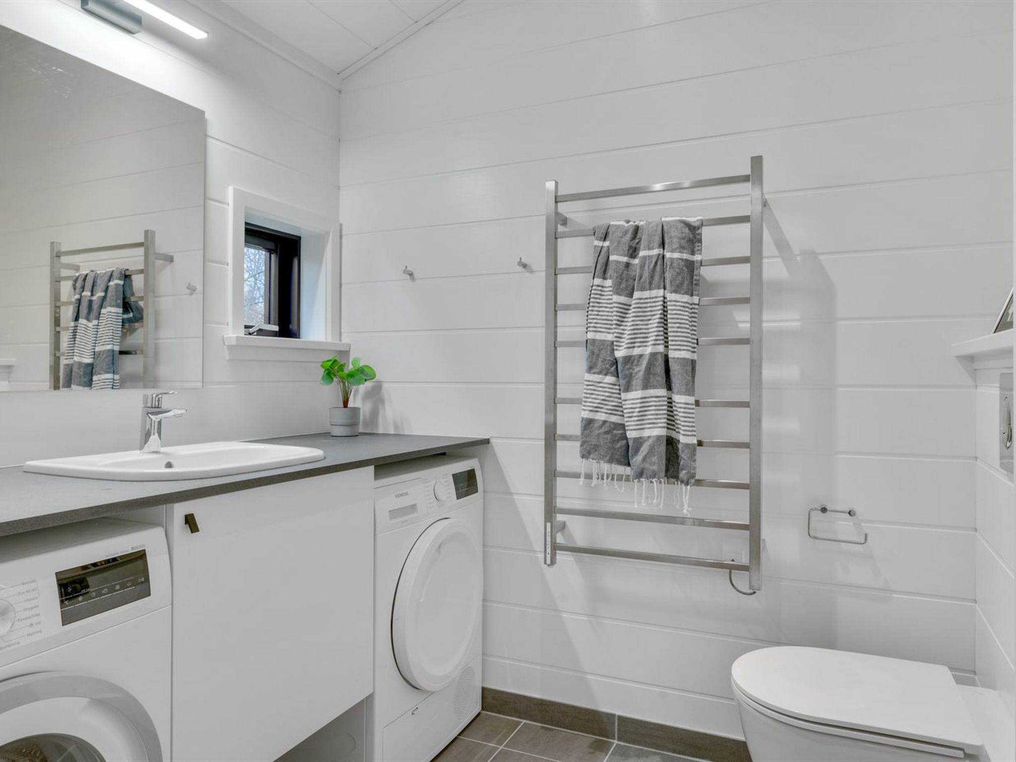 "Ilvy" - 850m from the sea-Binnen