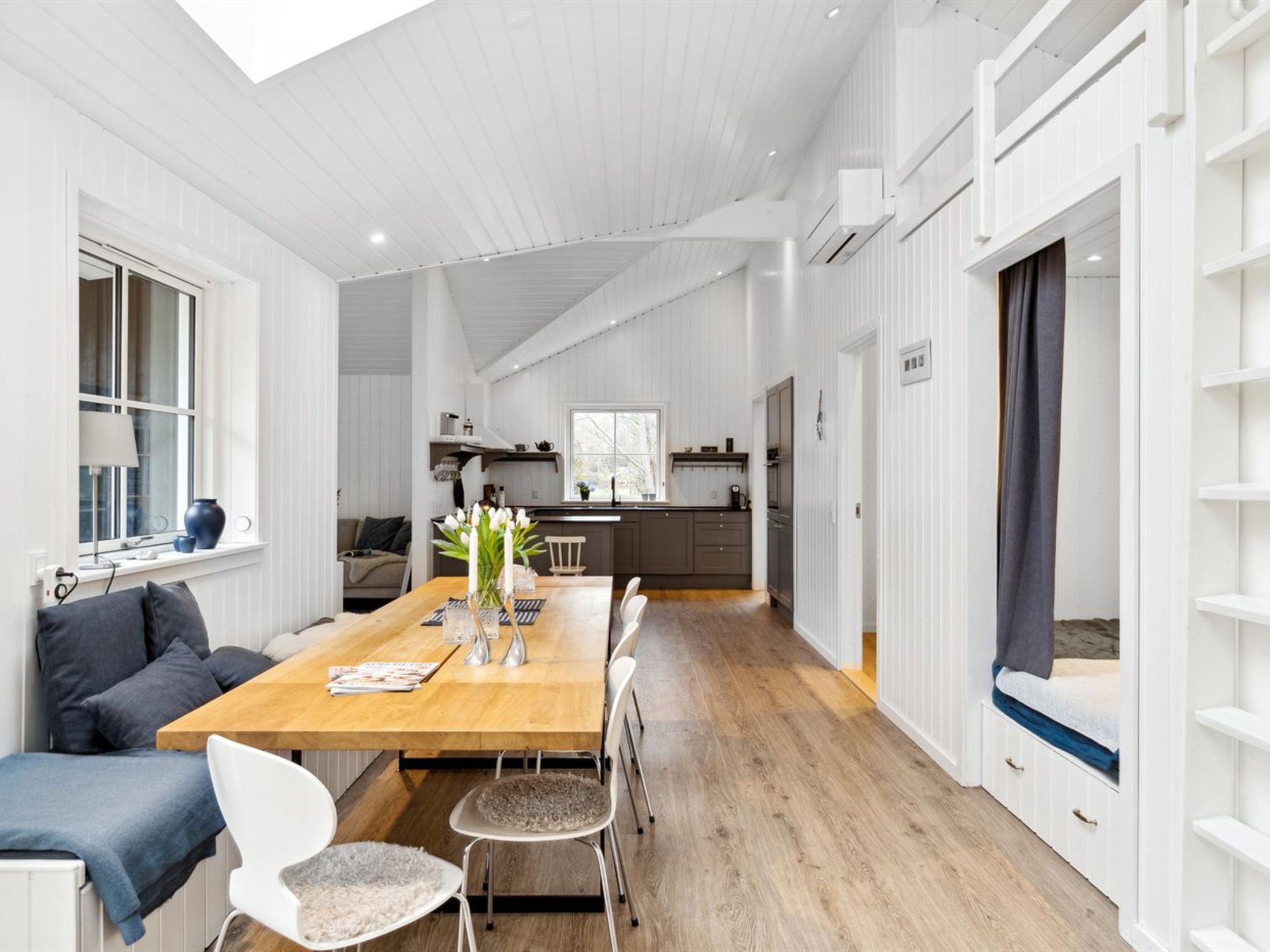 "Loviisa" - 850m from the sea - Binnen