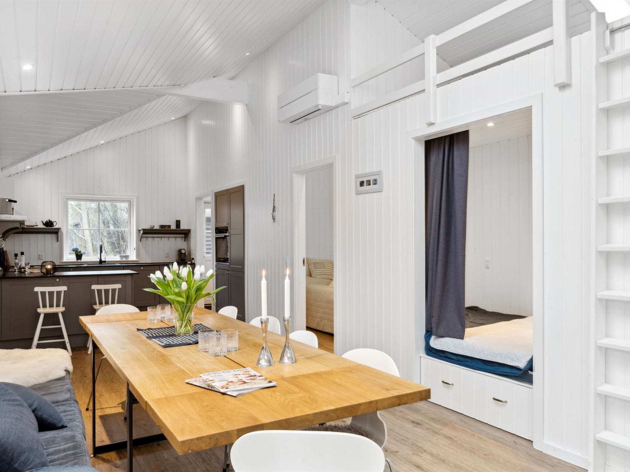 "Loviisa" - 850m from the sea - Binnen