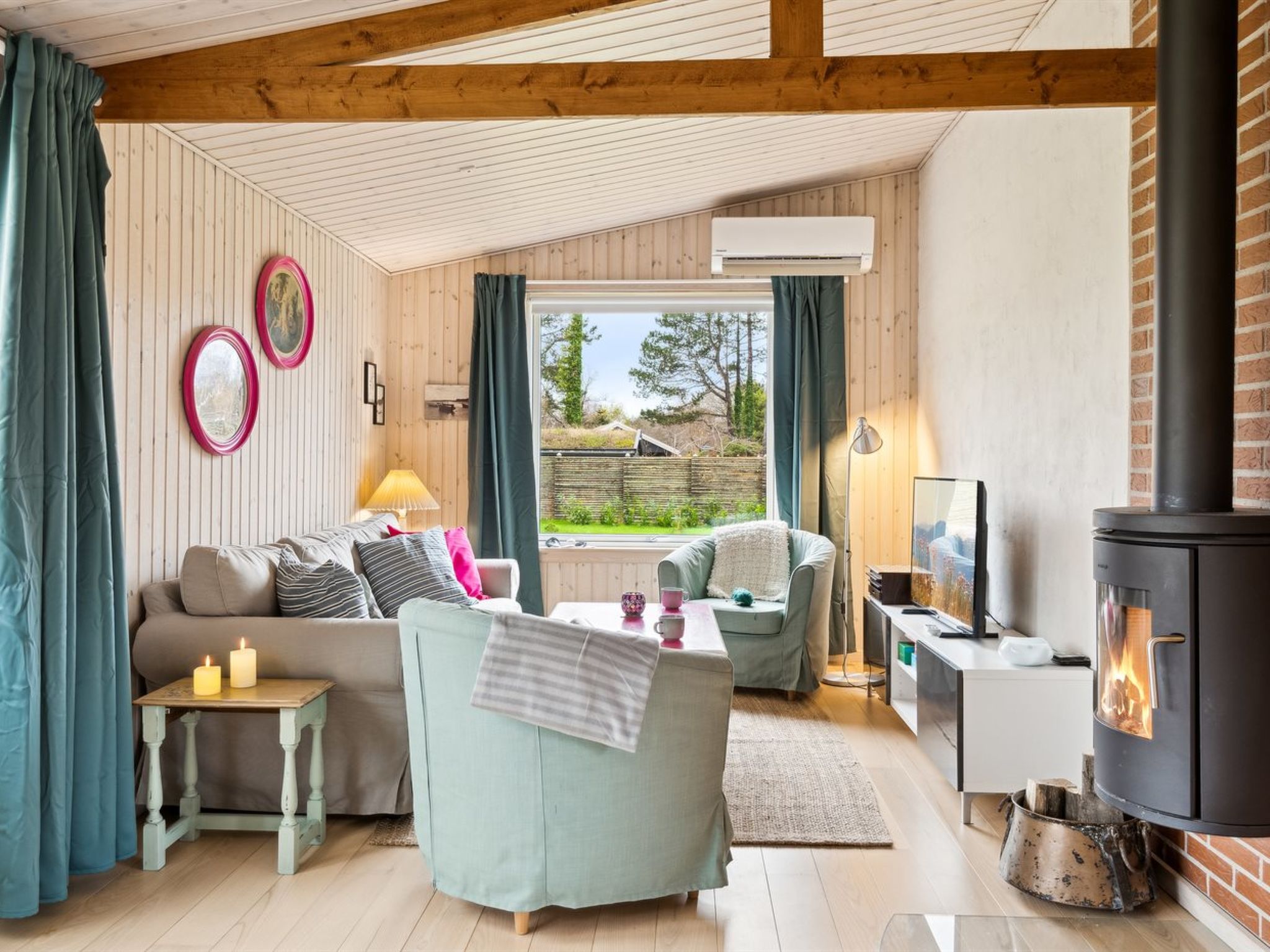 "Torbjörn" - 100m from the sea-Inside