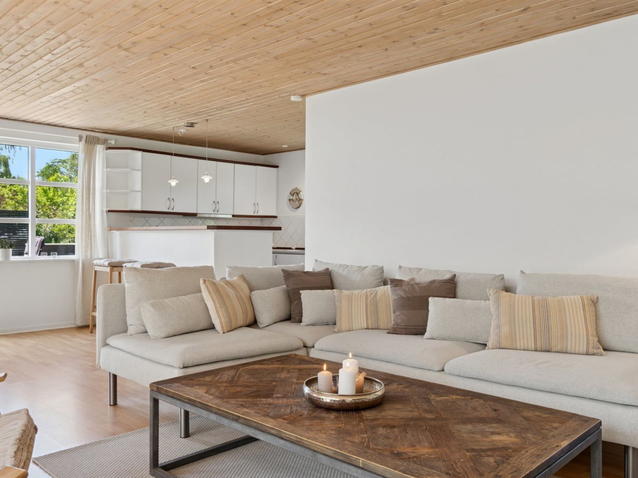 "Annabeth" - 850m from the sea - Inside