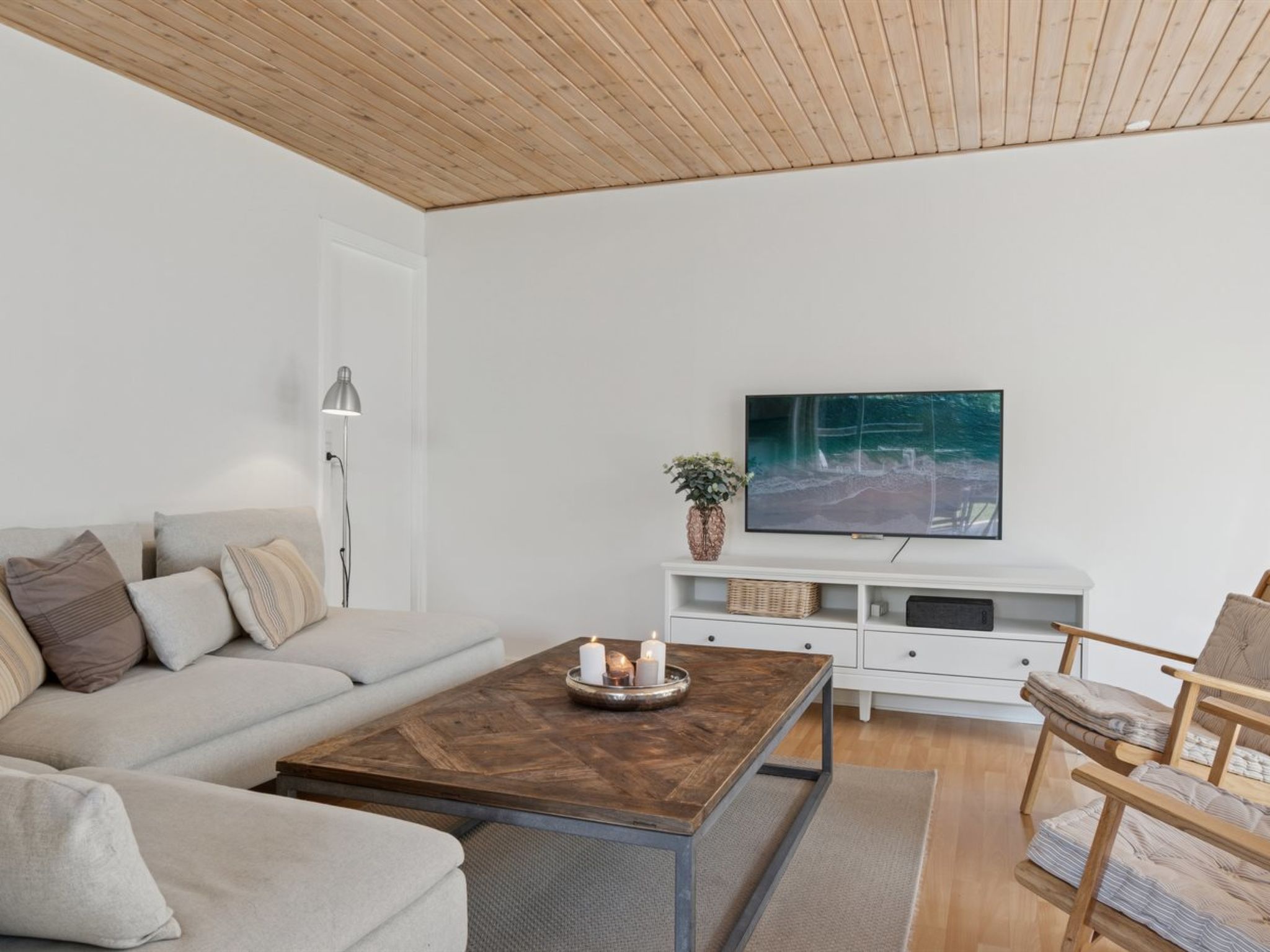 "Annabeth" - 850m from the sea - Inside