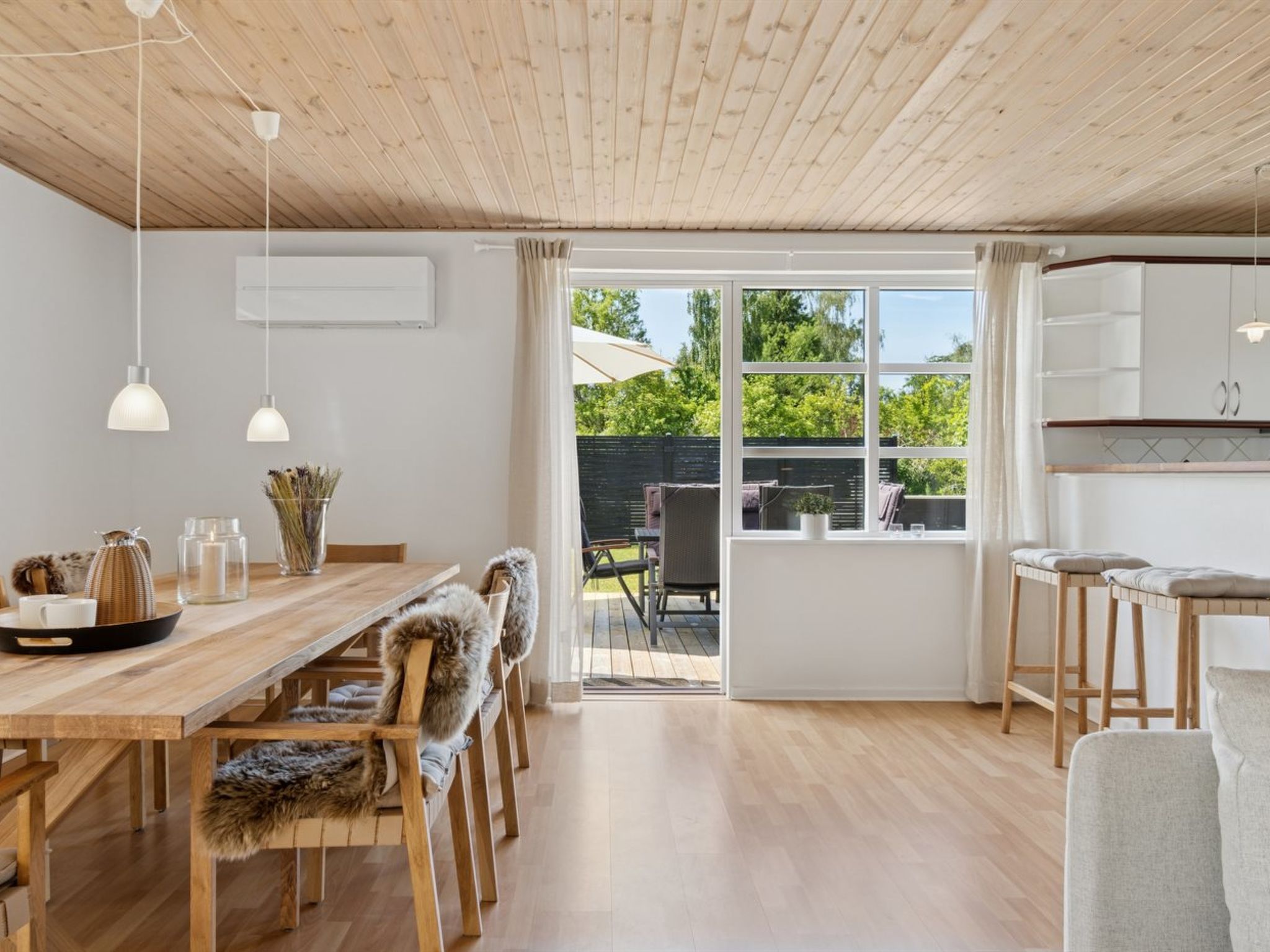 "Annabeth" - 850m from the sea - Inside