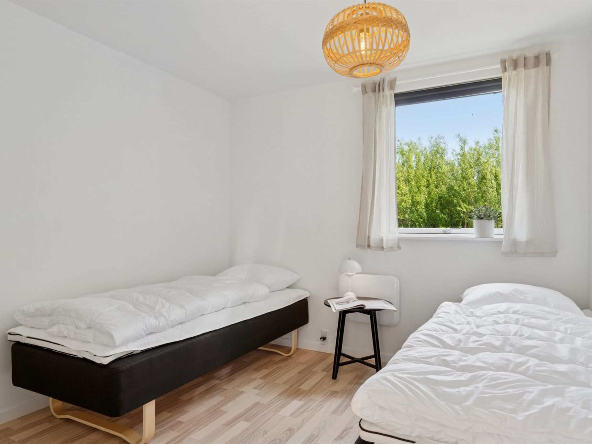"Annabeth" - 850m from the sea - Inside